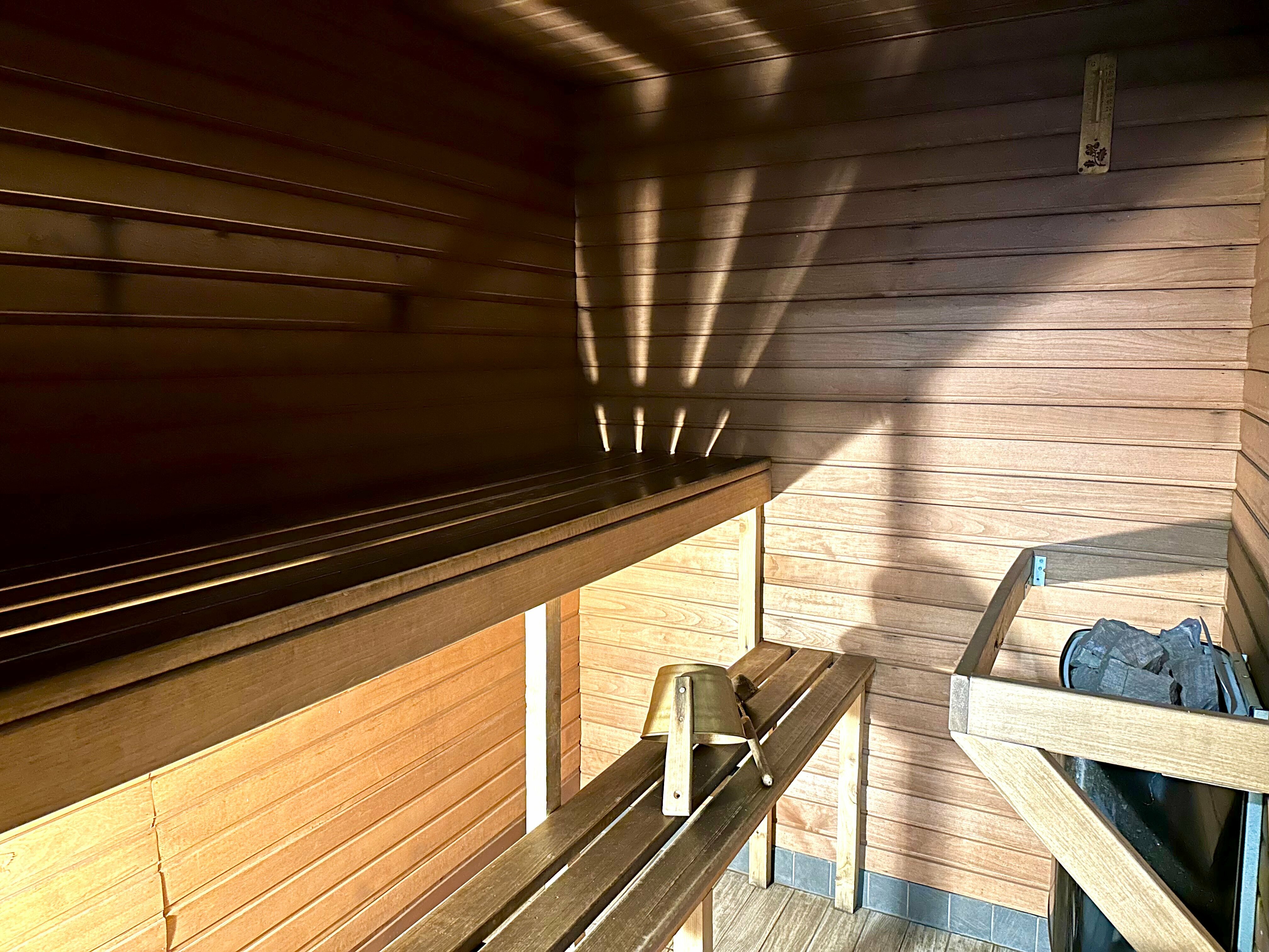 Коттедж с 3 спальнями, с сауной, на 6(+2) чел.