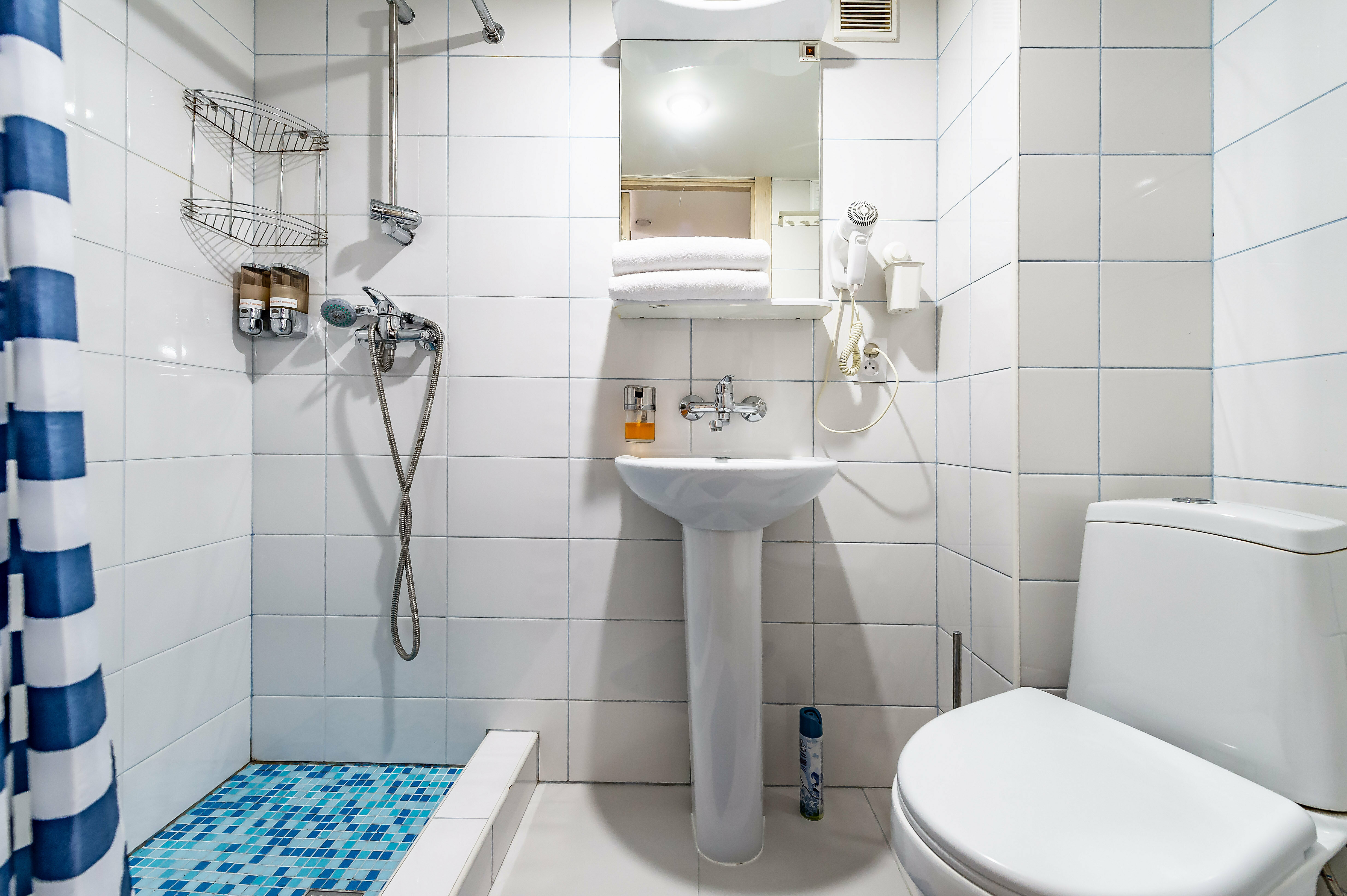 Трёхместный номер без окна