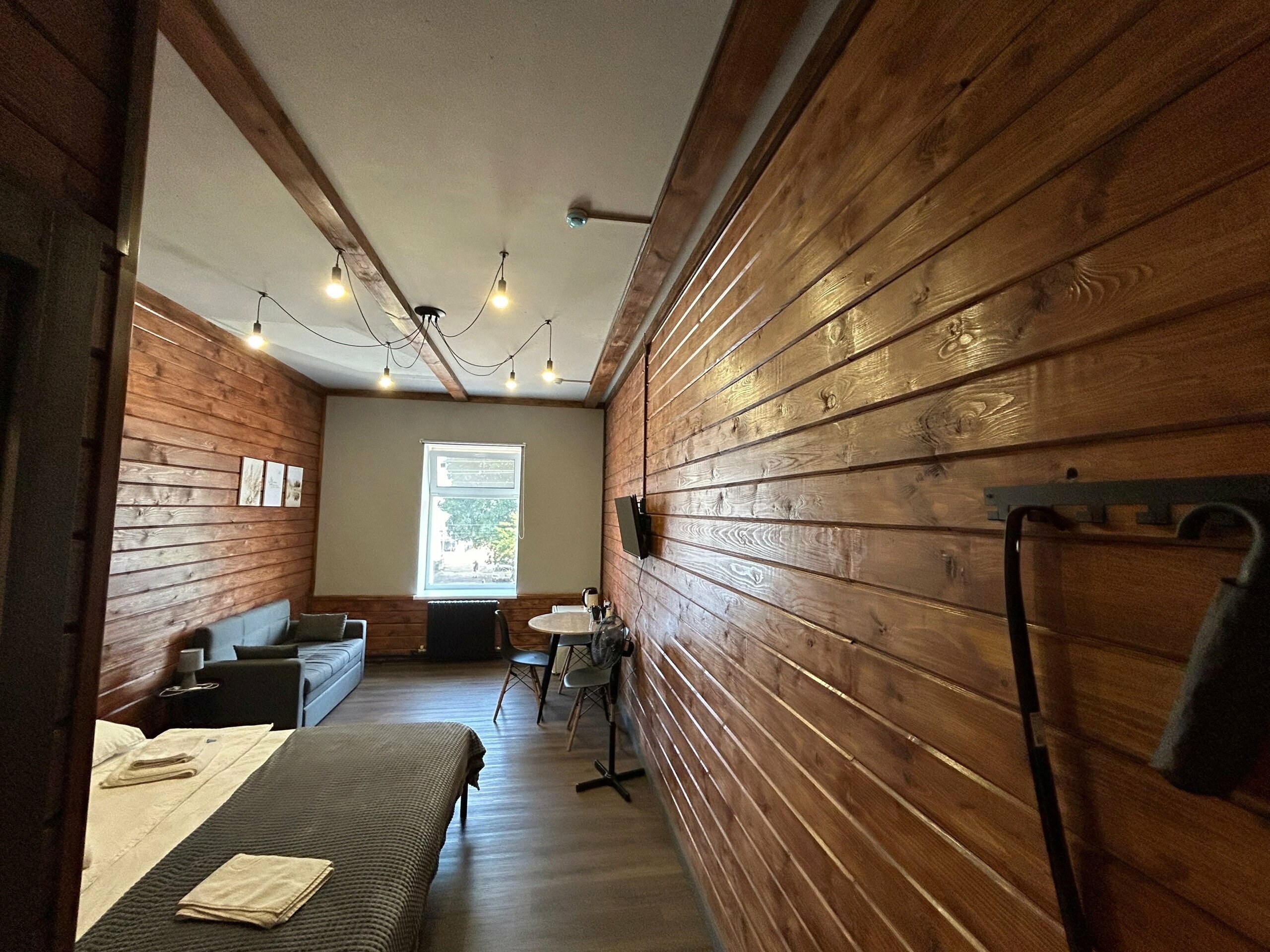 Трехместный номер с видом на город