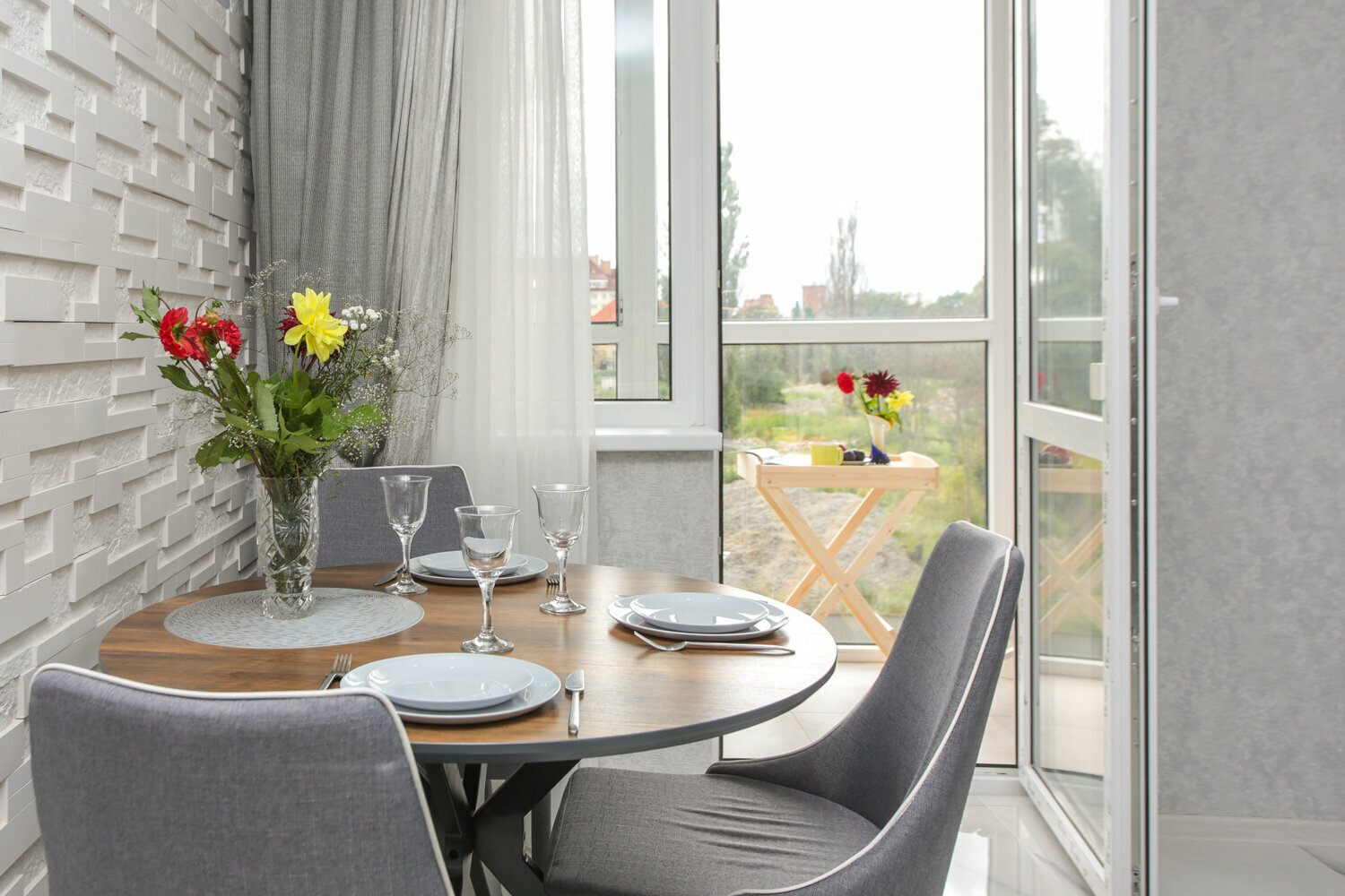 Трехместный номер с балконом