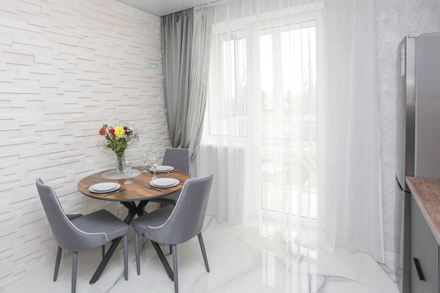 Трехместный номер с балконом