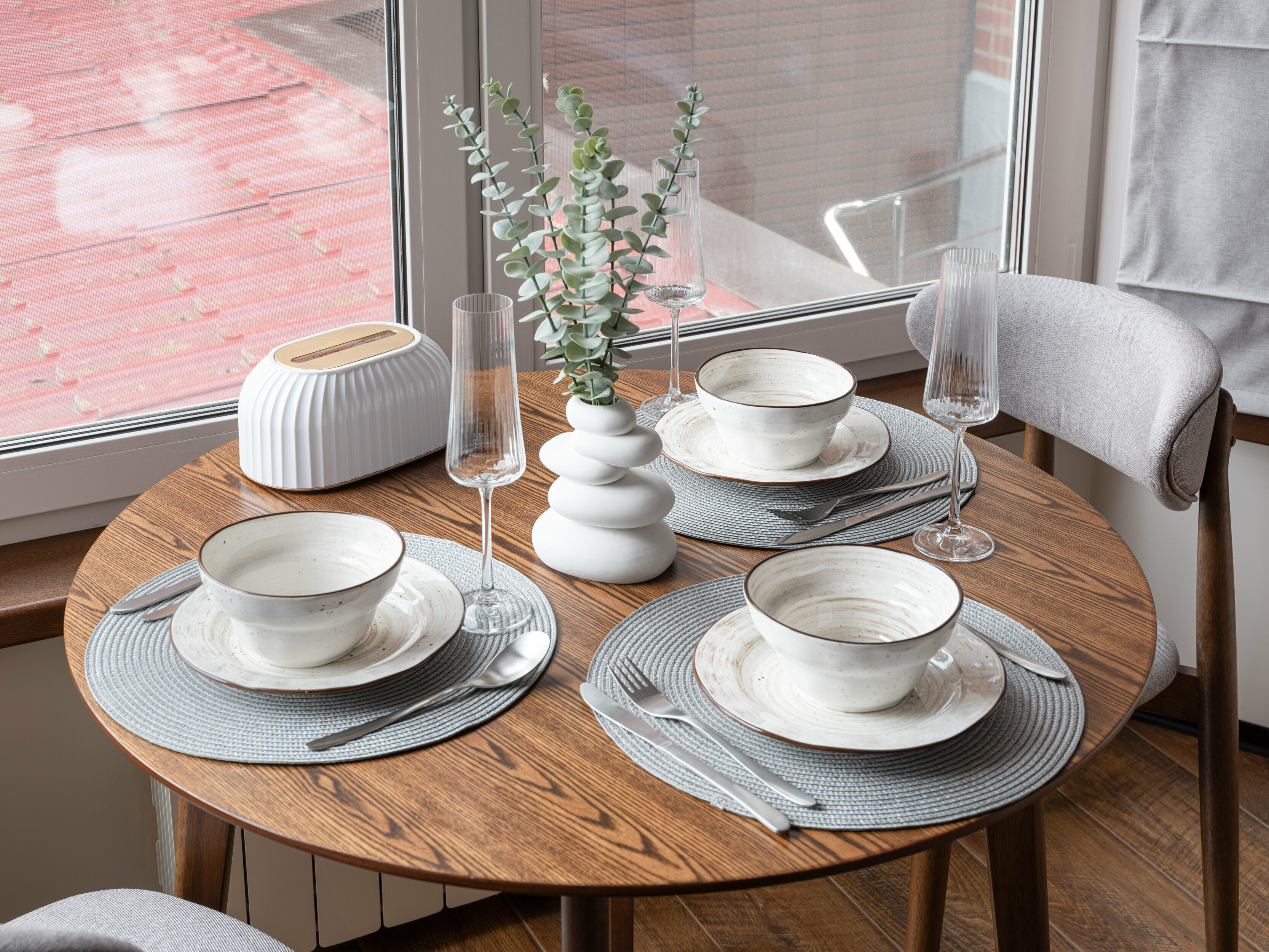 Семейный номер с боковым видом на море