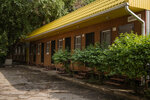 Бюджетный двухместный номер с двумя кроватями санузел во дворе (без звезд) в Евразия-Аксай