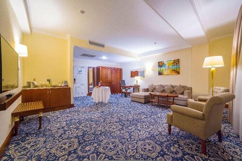 Одноместный люкс Deluxe в Ramada by Wyndham Almaty
