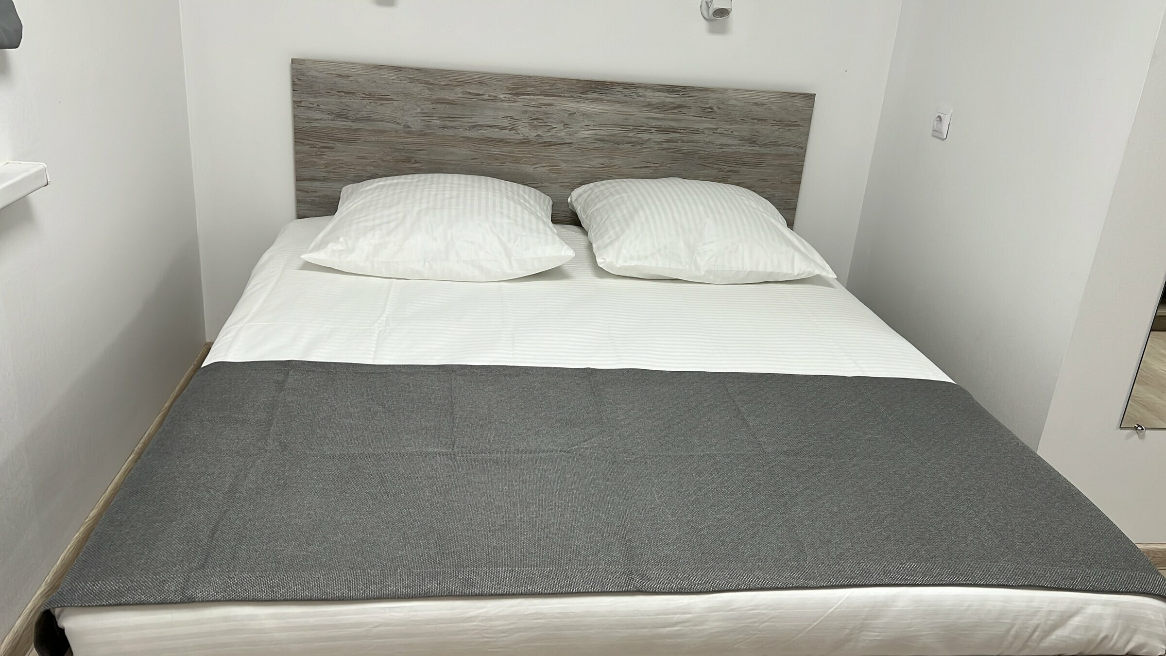 Небольшой двухместный номер с 1 кроватью