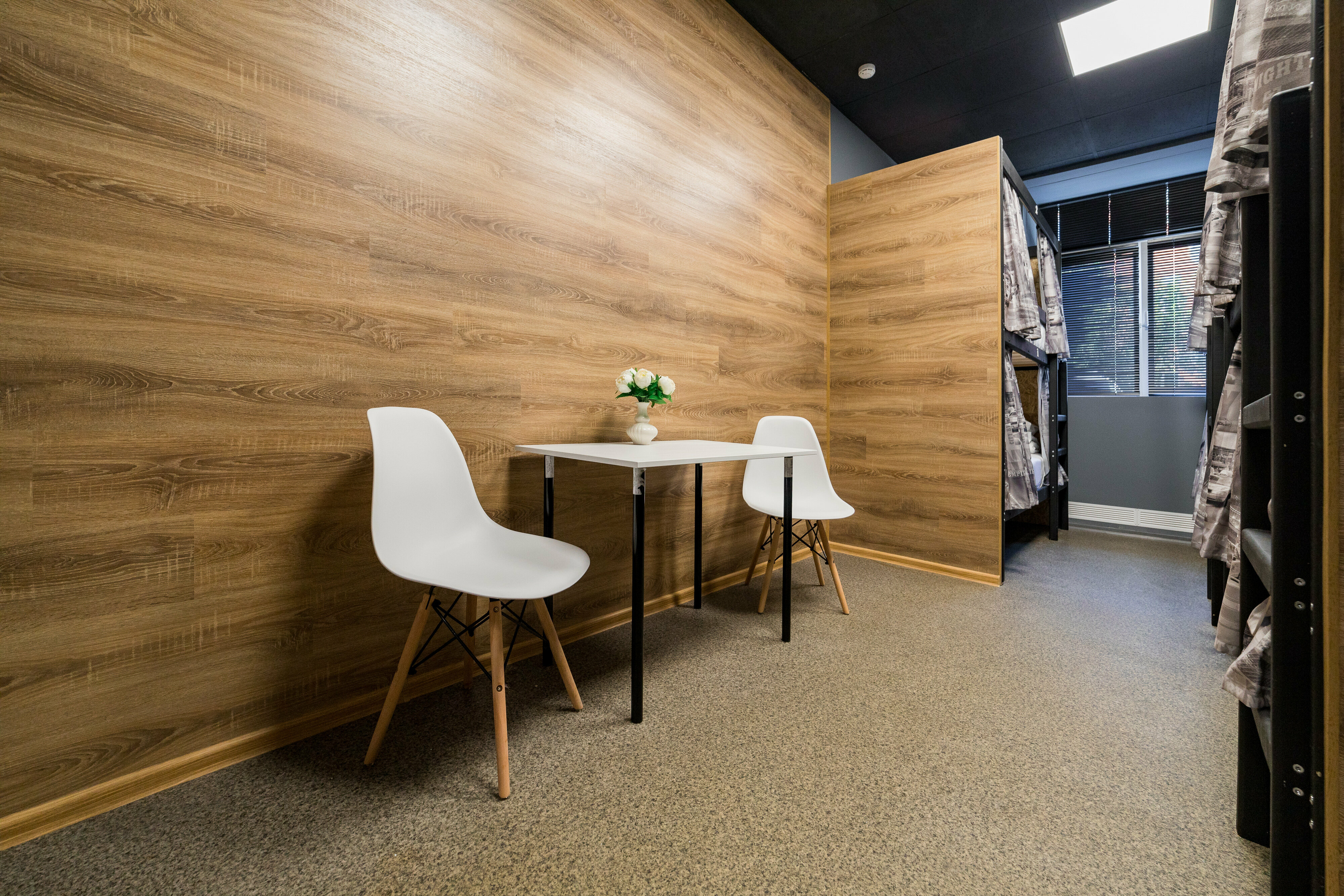 Кровать в общем номере для мужчин