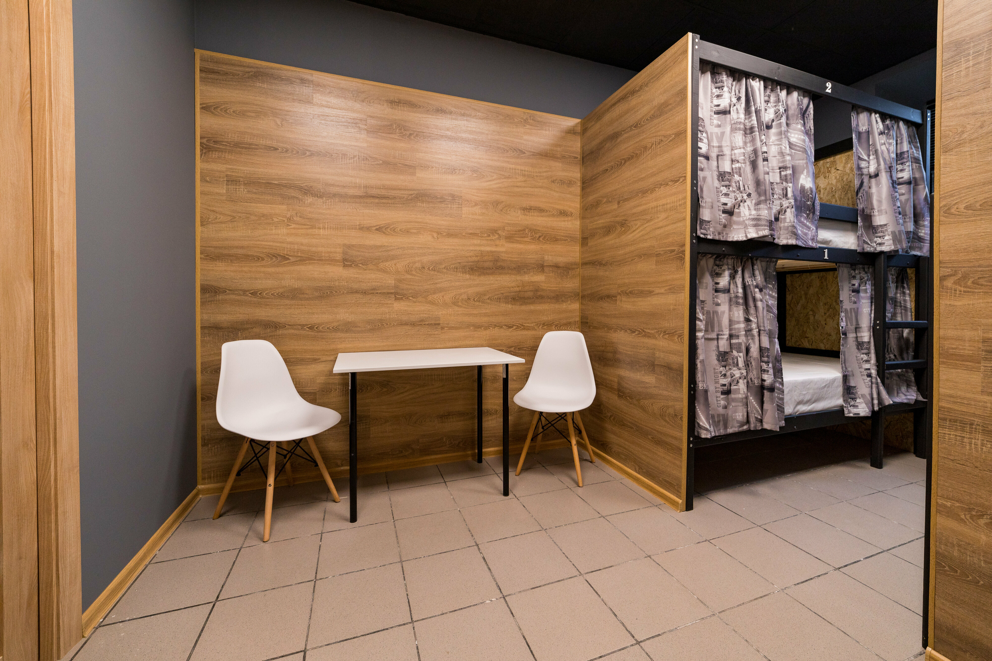 Кровать в общем номере для мужчин