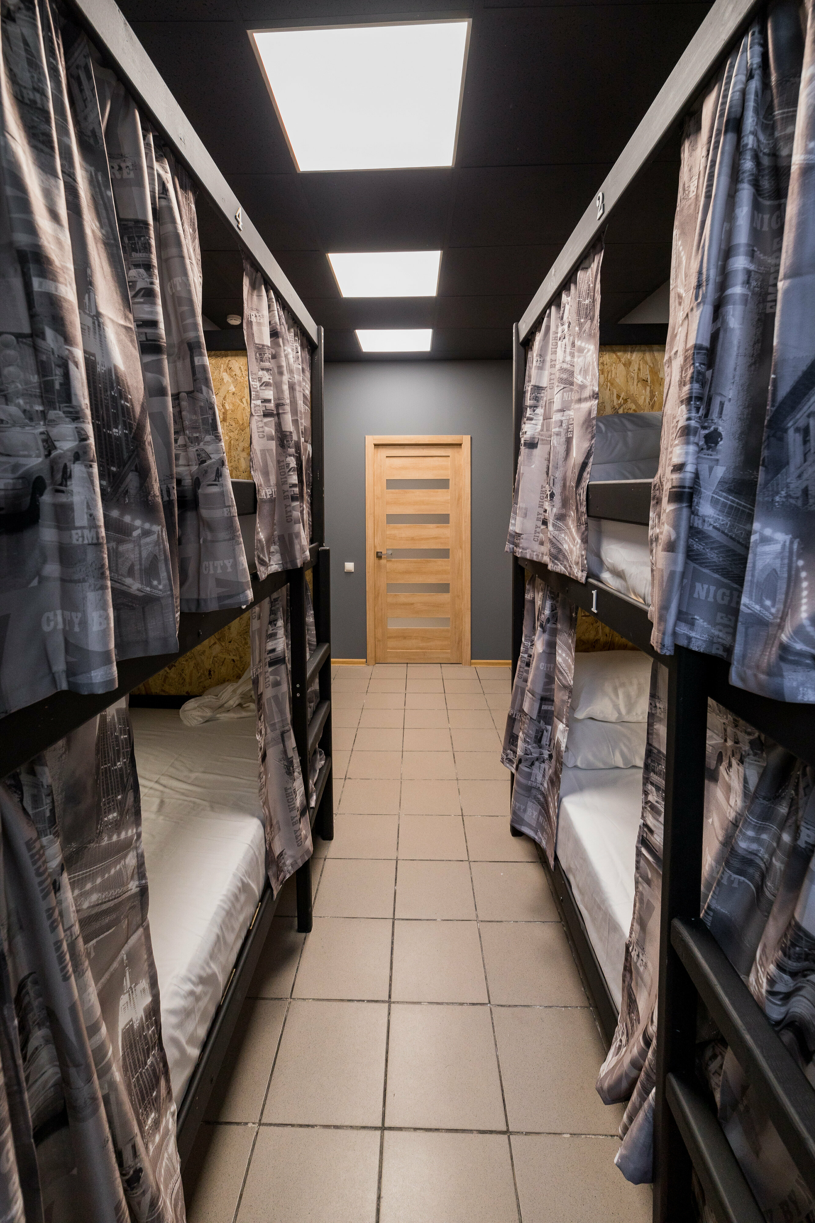 Кровать в общем номере для мужчин