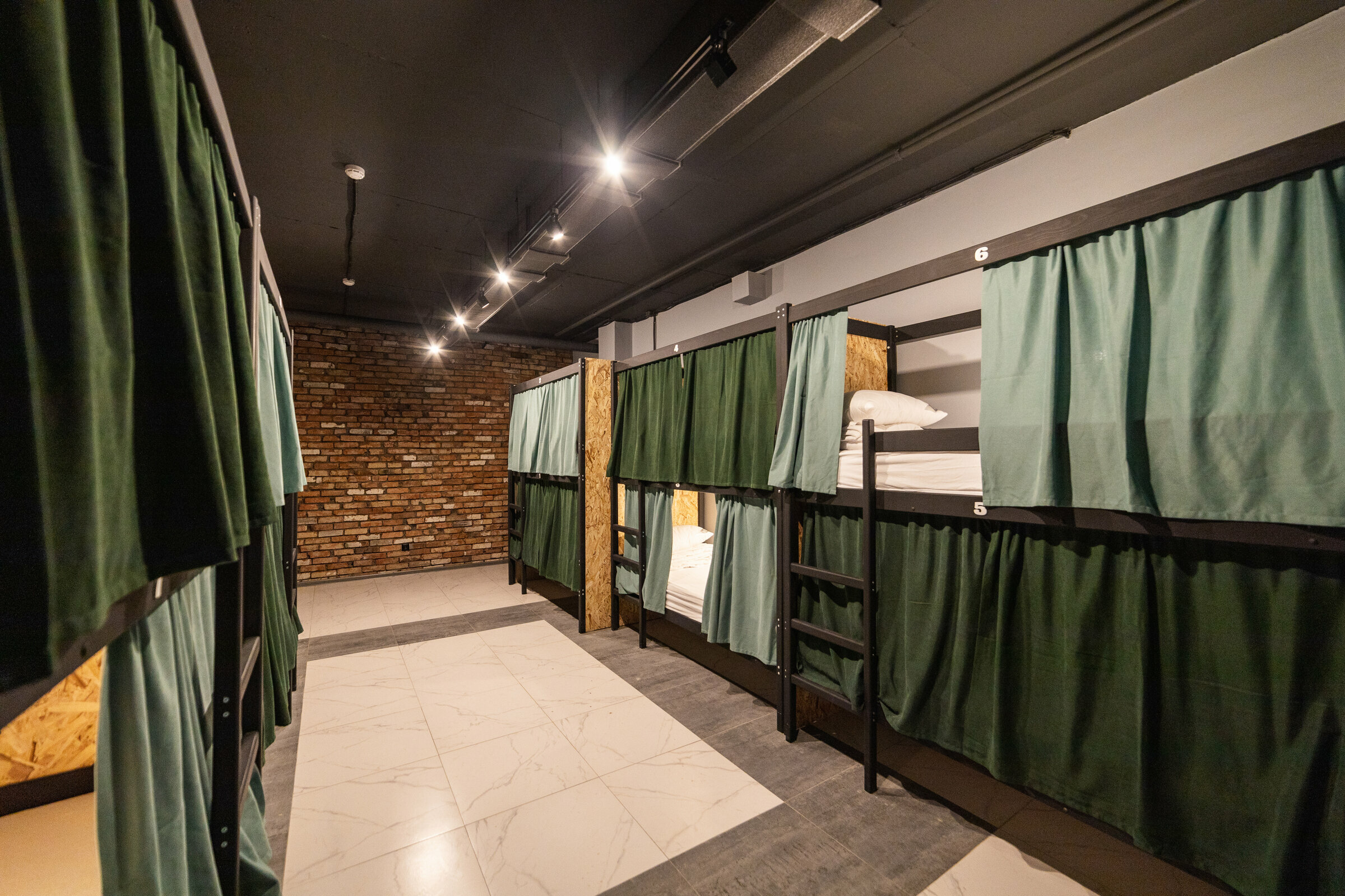 Многоместный номер (10 мест) нижнее место