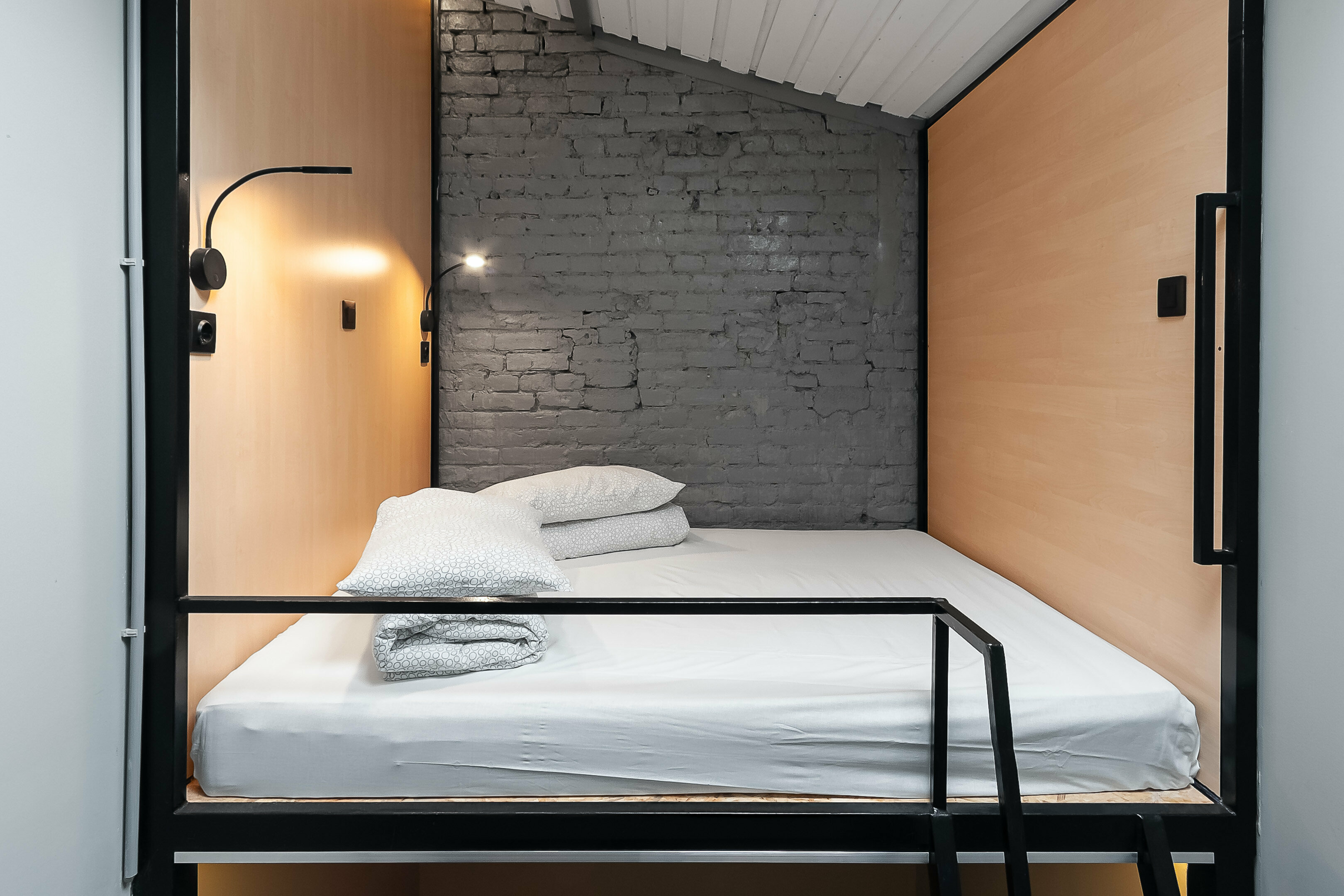 Двухместный номер с 1 кроватью и общей ванной комнатой