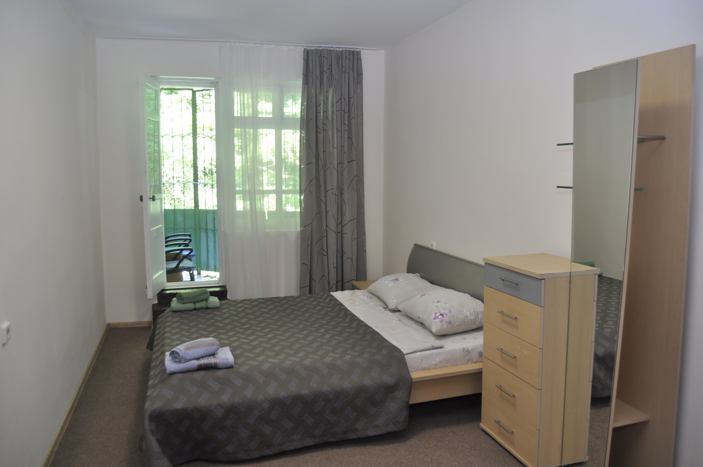 Четырехместный номер с балконом