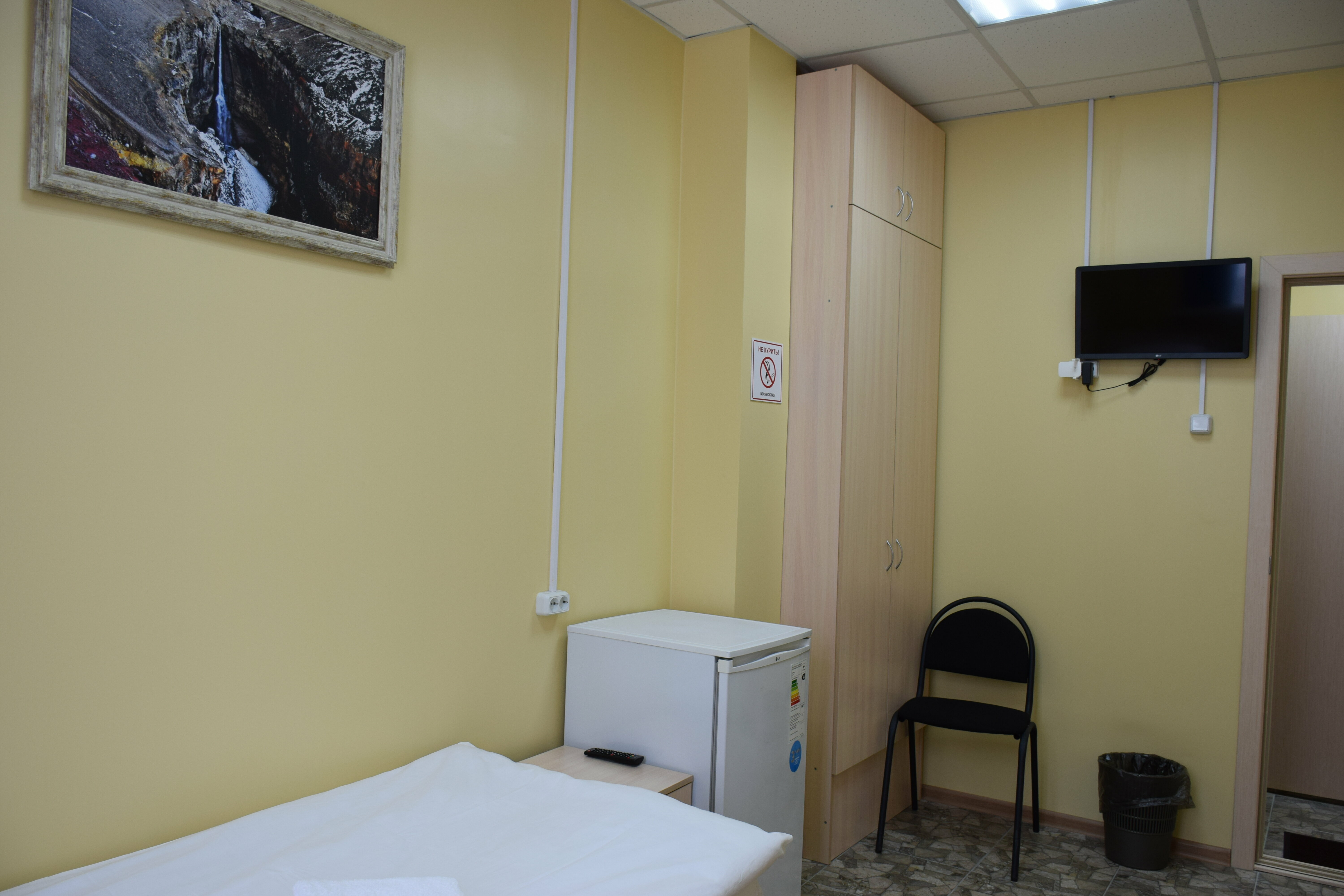 Двухместный номер с 2 отдельными кроватями и общей ванной комнатой