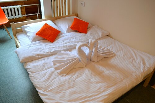 Трехместный номер с общей ванной комнатой