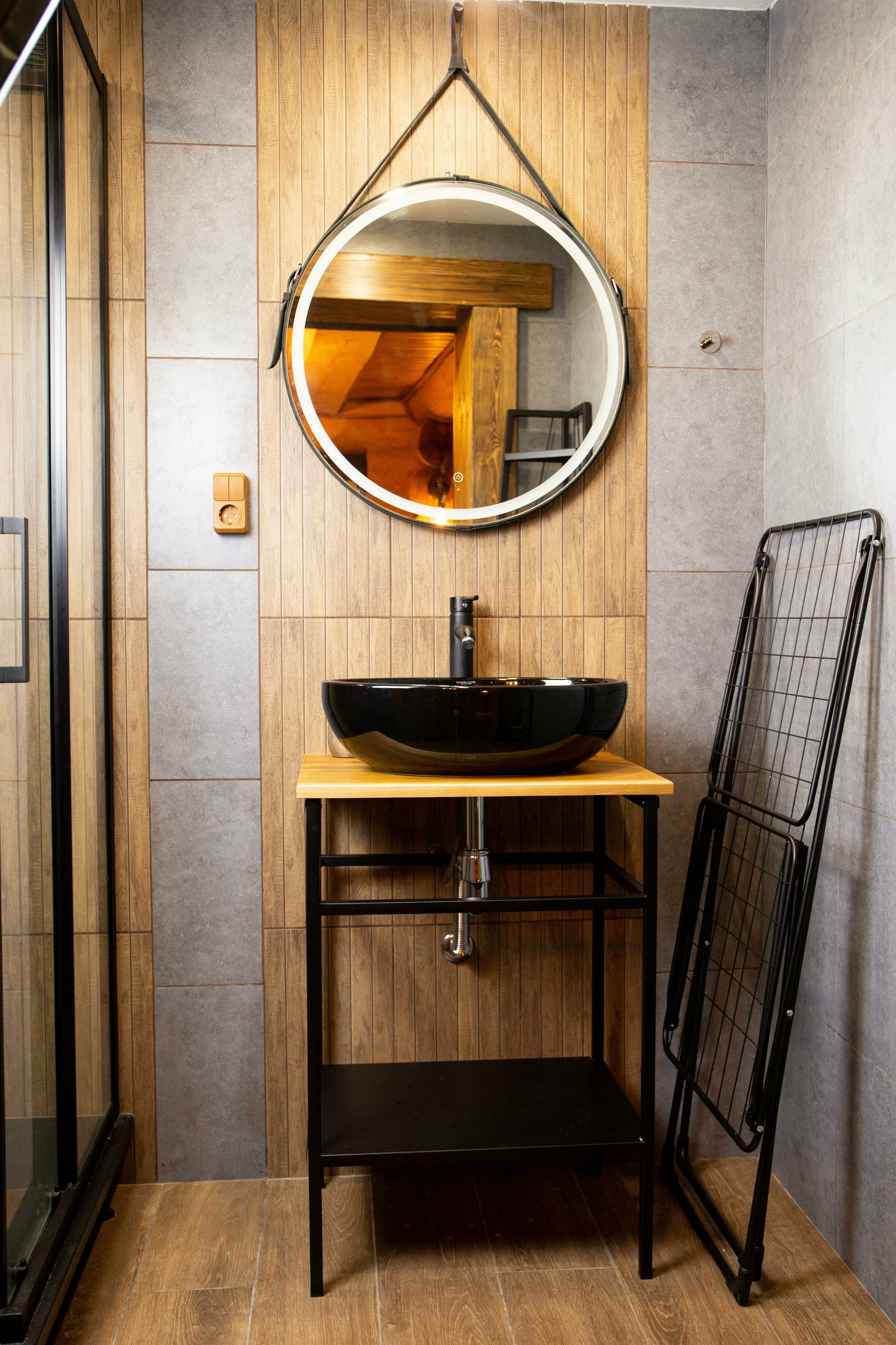 Двухэтажный терем "Охота" в окружении леса