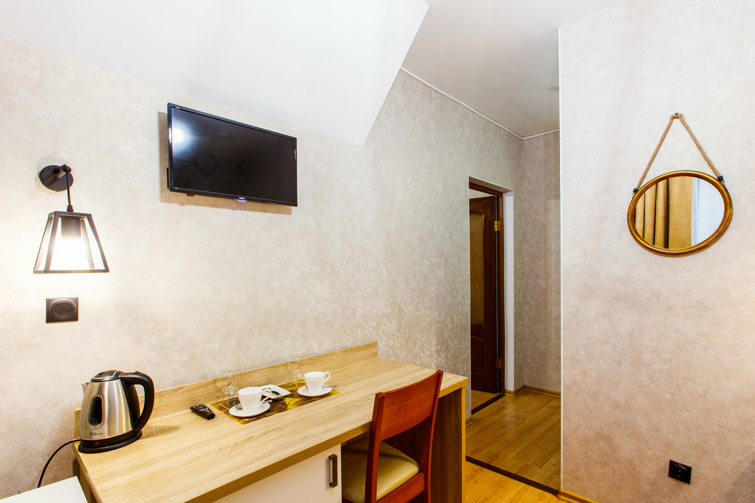 Трехместный номер с видом на горы