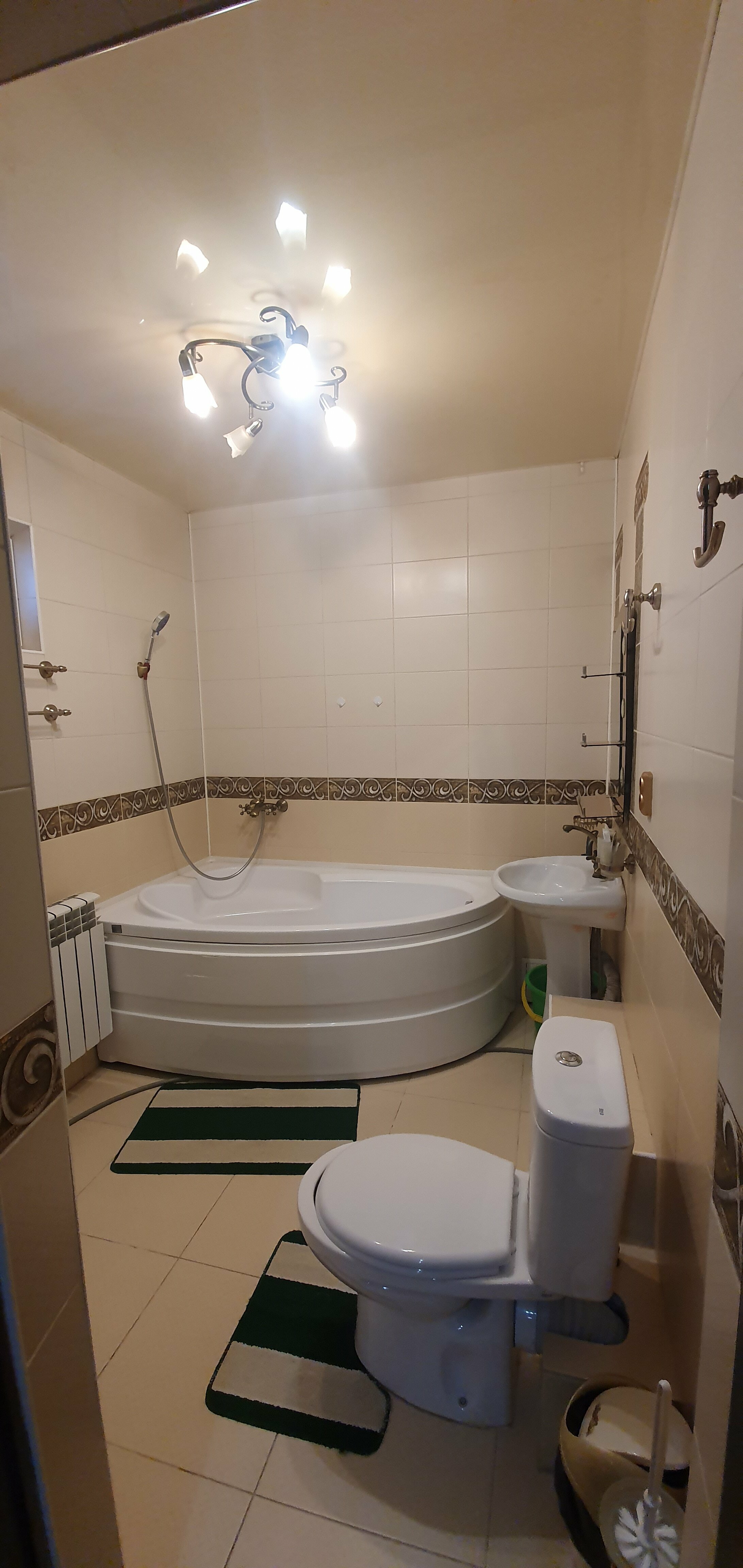 Односпальная кровать в общем мужском номере