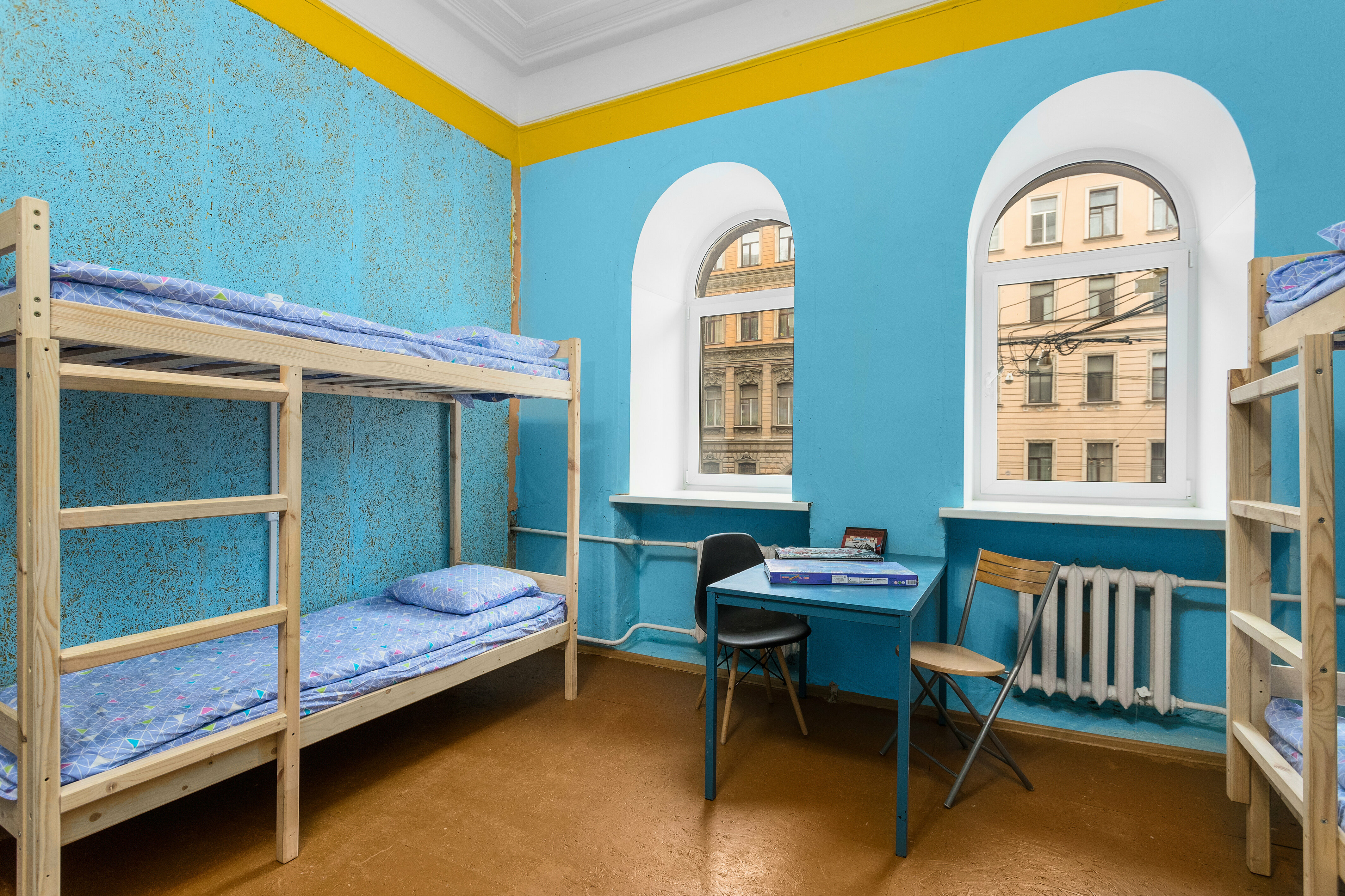 Кровать в общем номере для мужчин