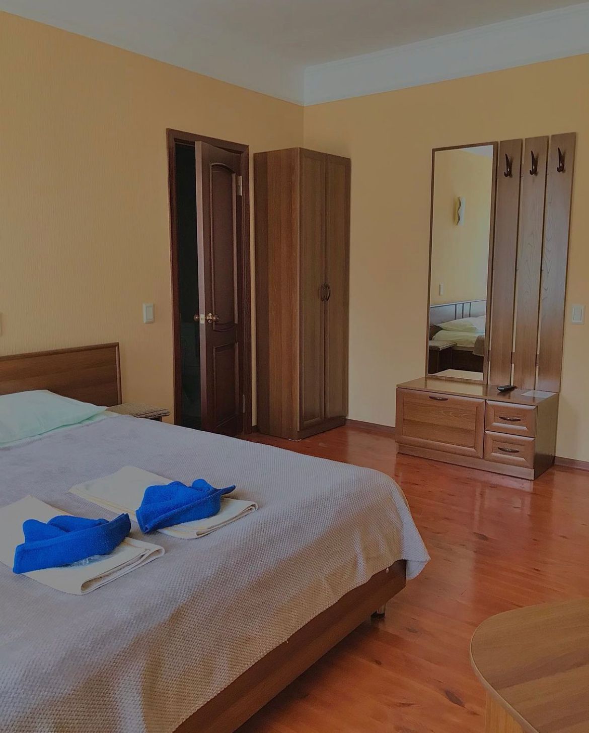 Улучшенный двухместный номер с 2 отдельными кроватями