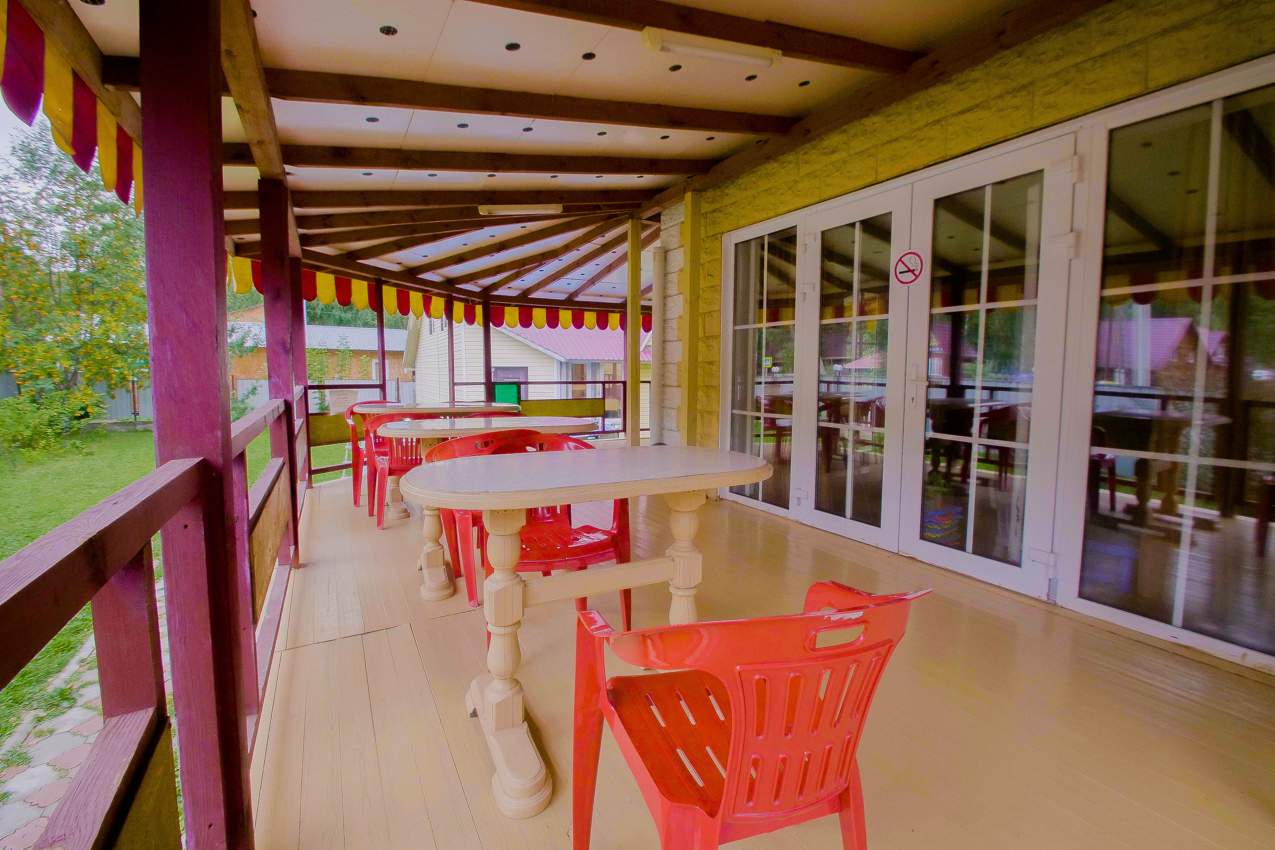 Улучшенный двухместный номер с 2 отдельными кроватями