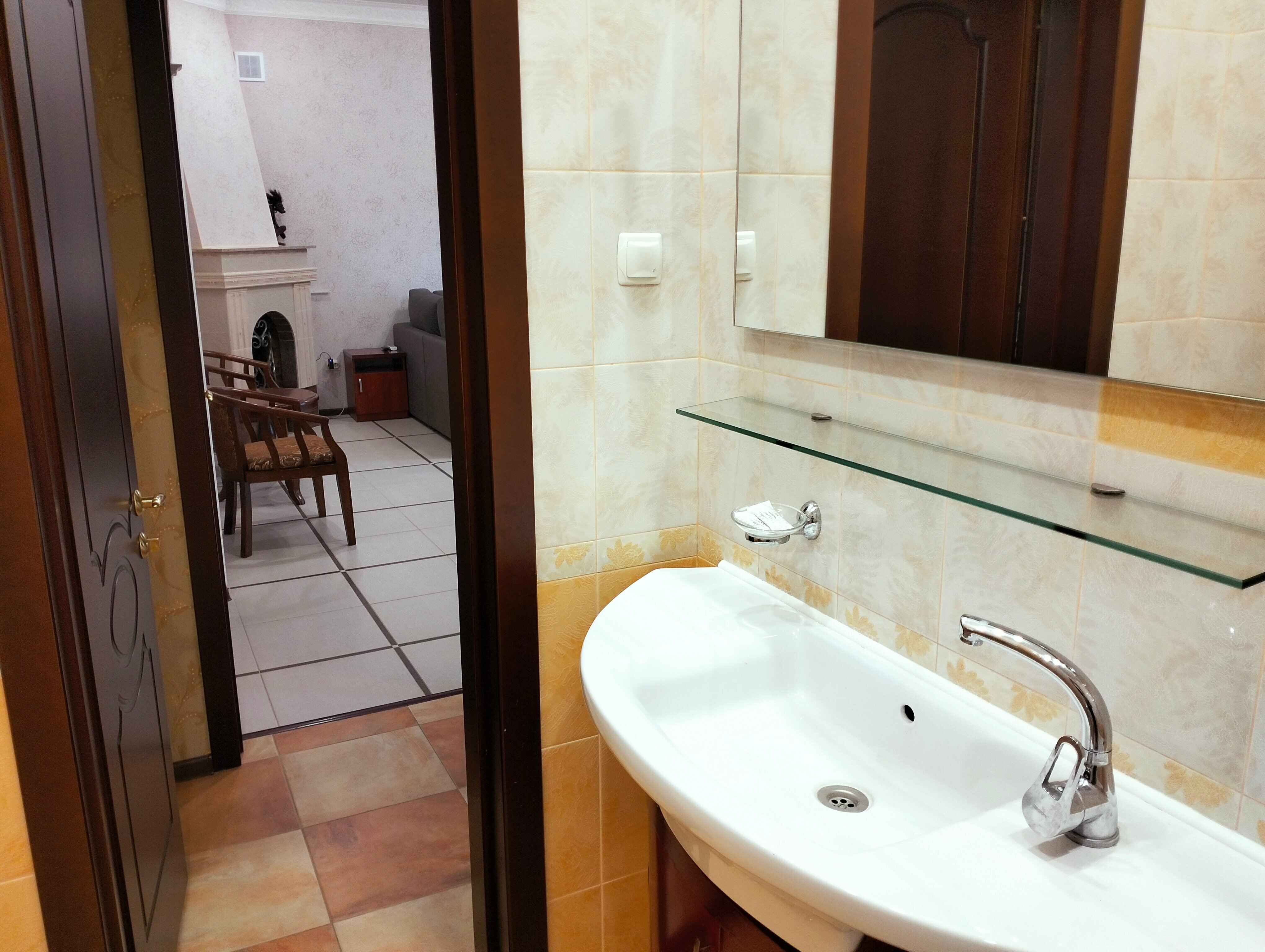 Семейный номер с видом на сад