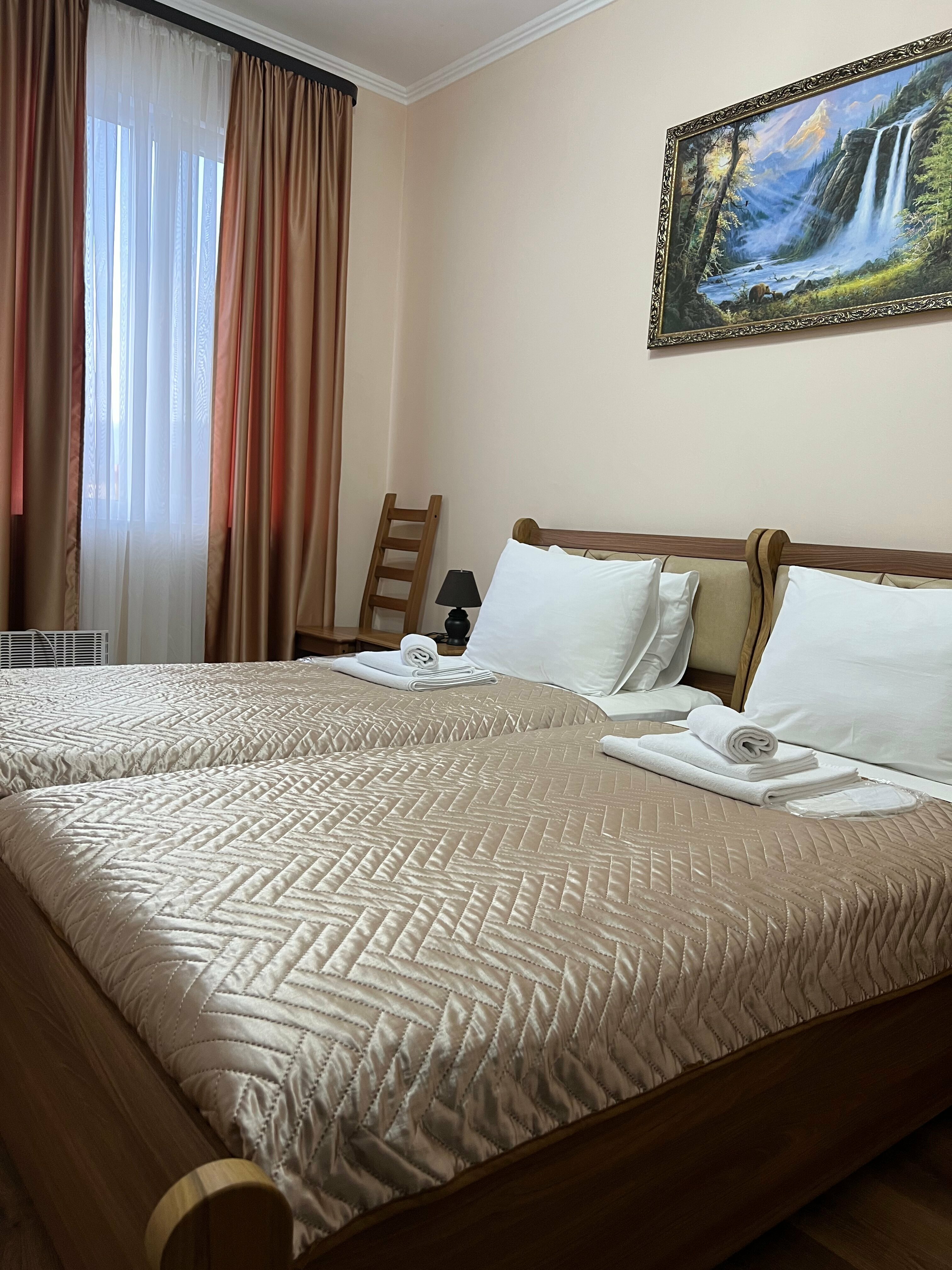 Двухкомнатный четырехместный номер Делюкс №7