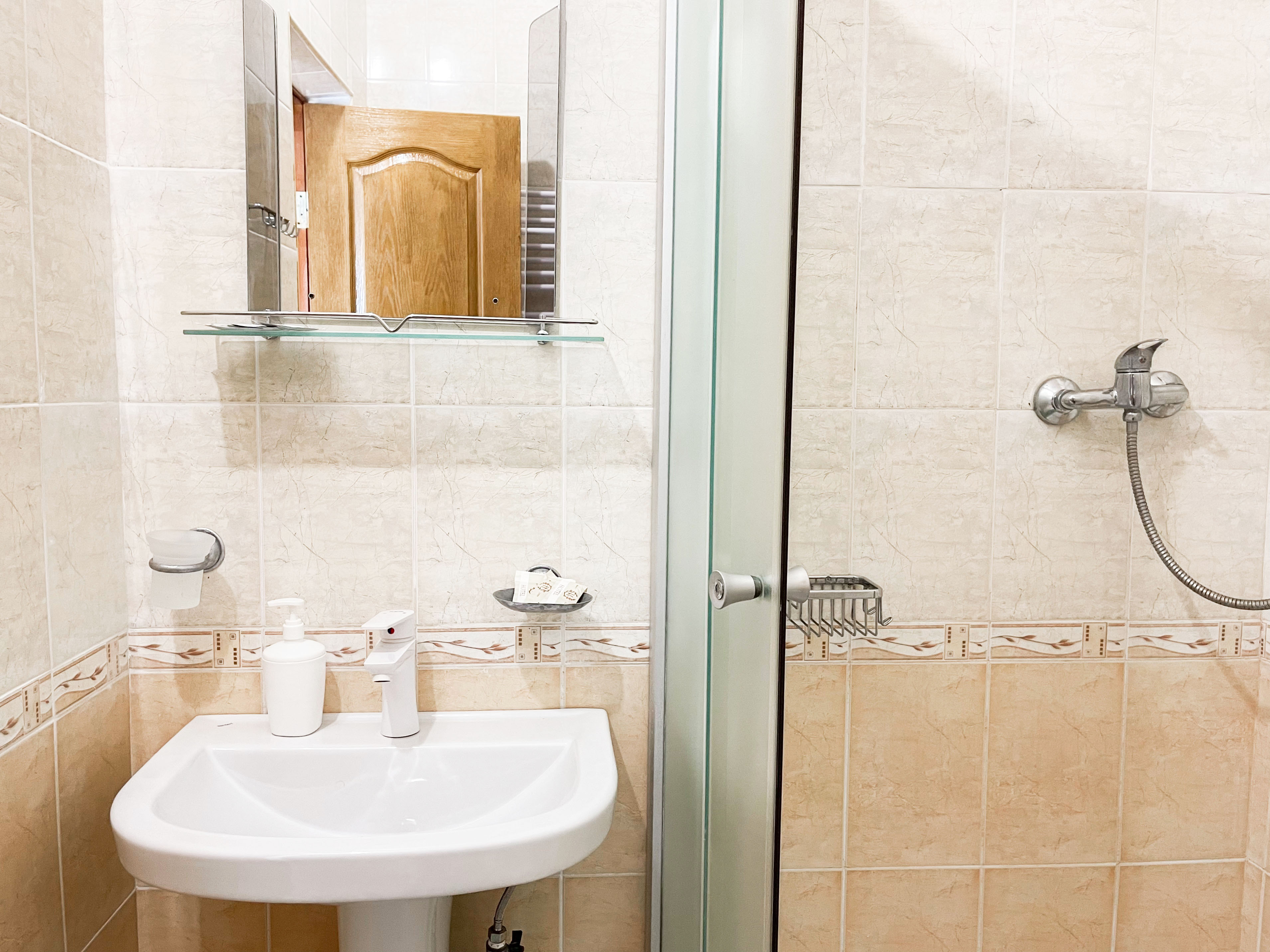 Улучшенный трехместный номер с видом на море