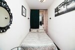 Эконом с 1 двуспальной кроватью, собственным душем и туалетом на этаже в Апартаменты на Невском 136