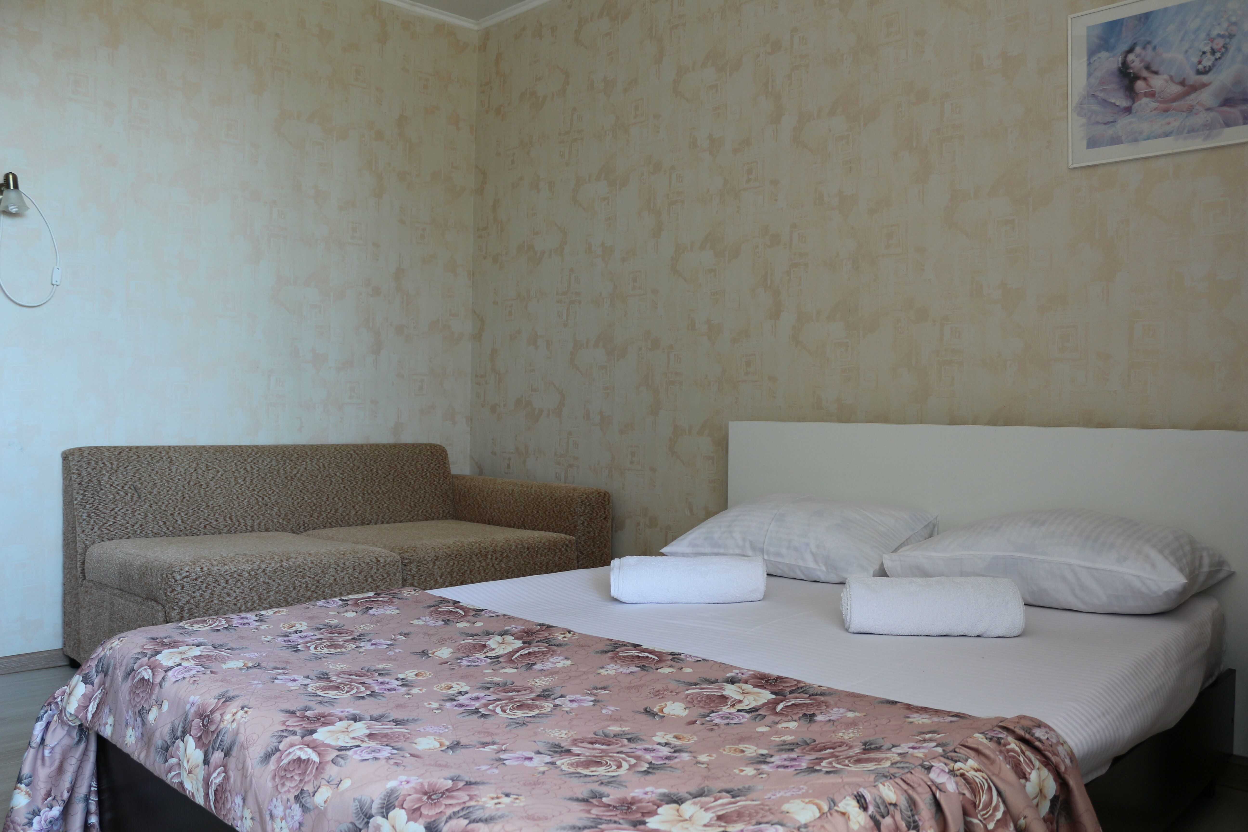 Трехместный номер с балконом