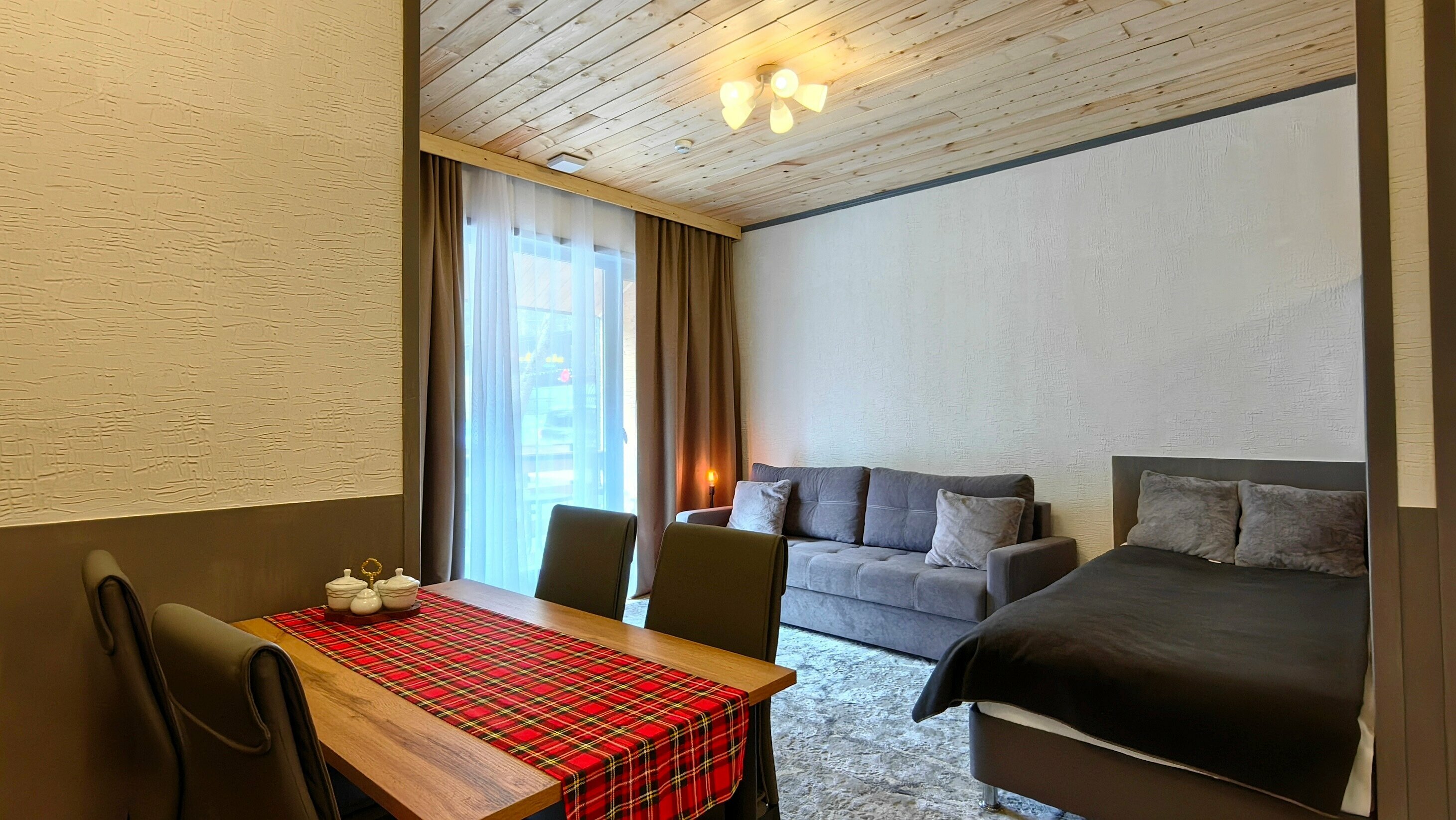 Домик с беседкой и мангалом