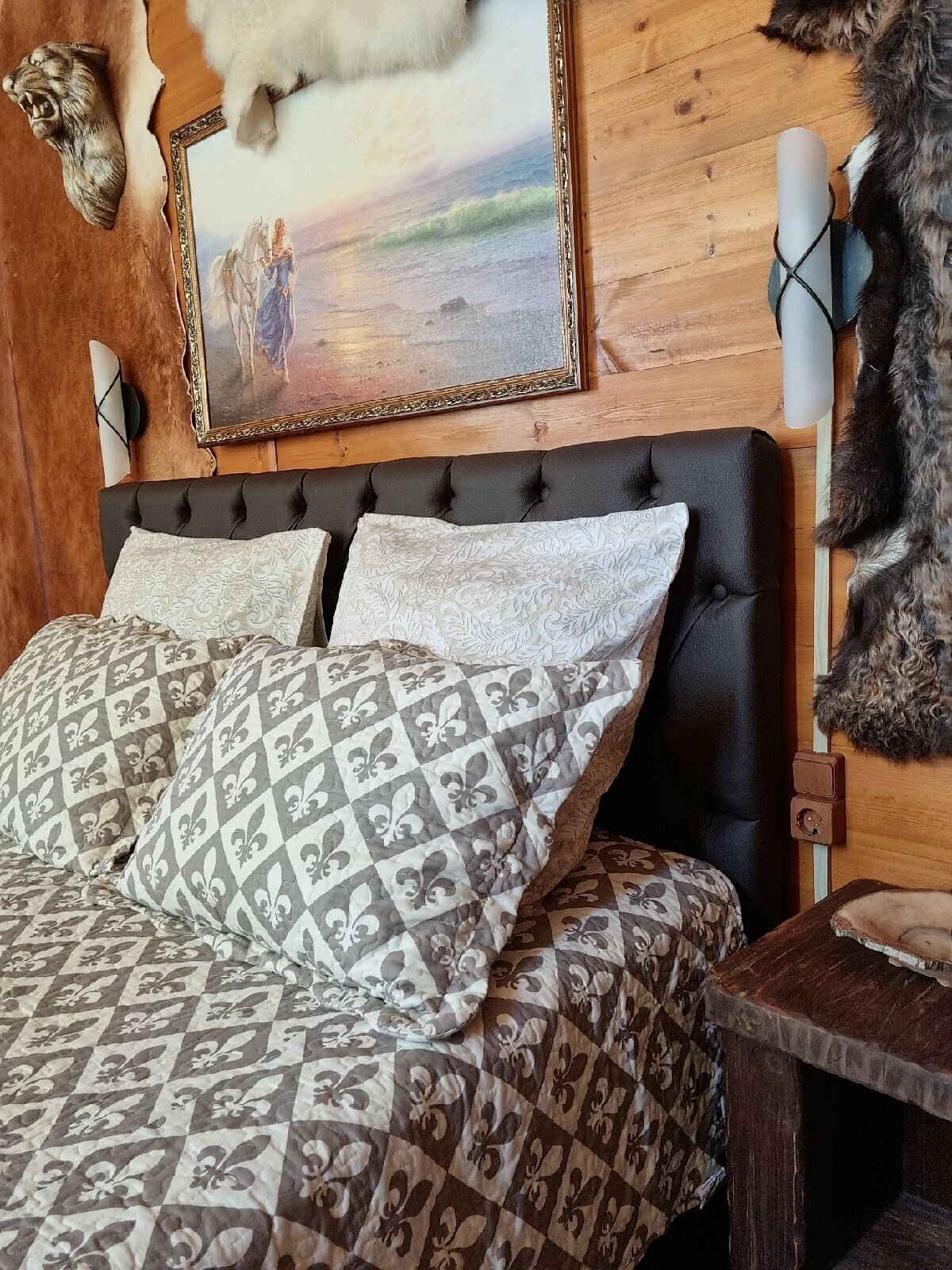 Двухуровневые трёхкомнатные апартаменты "Викинги"