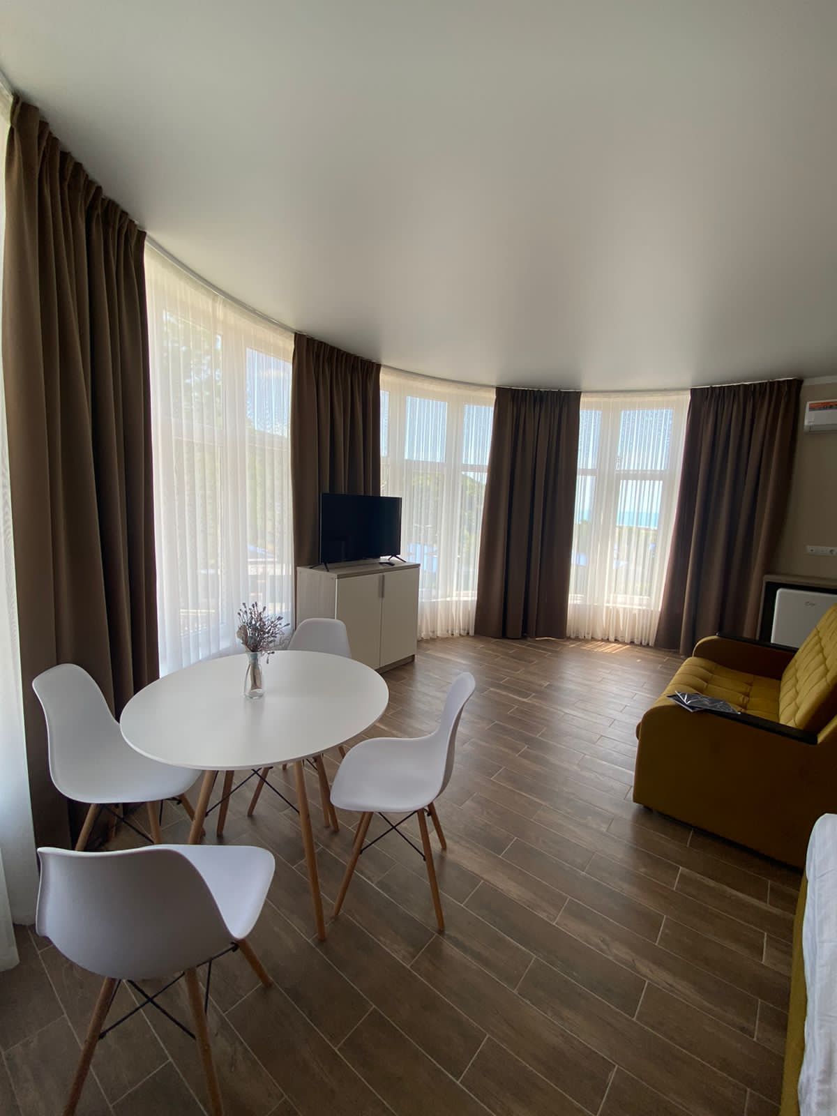 Семейный номер с видом на море