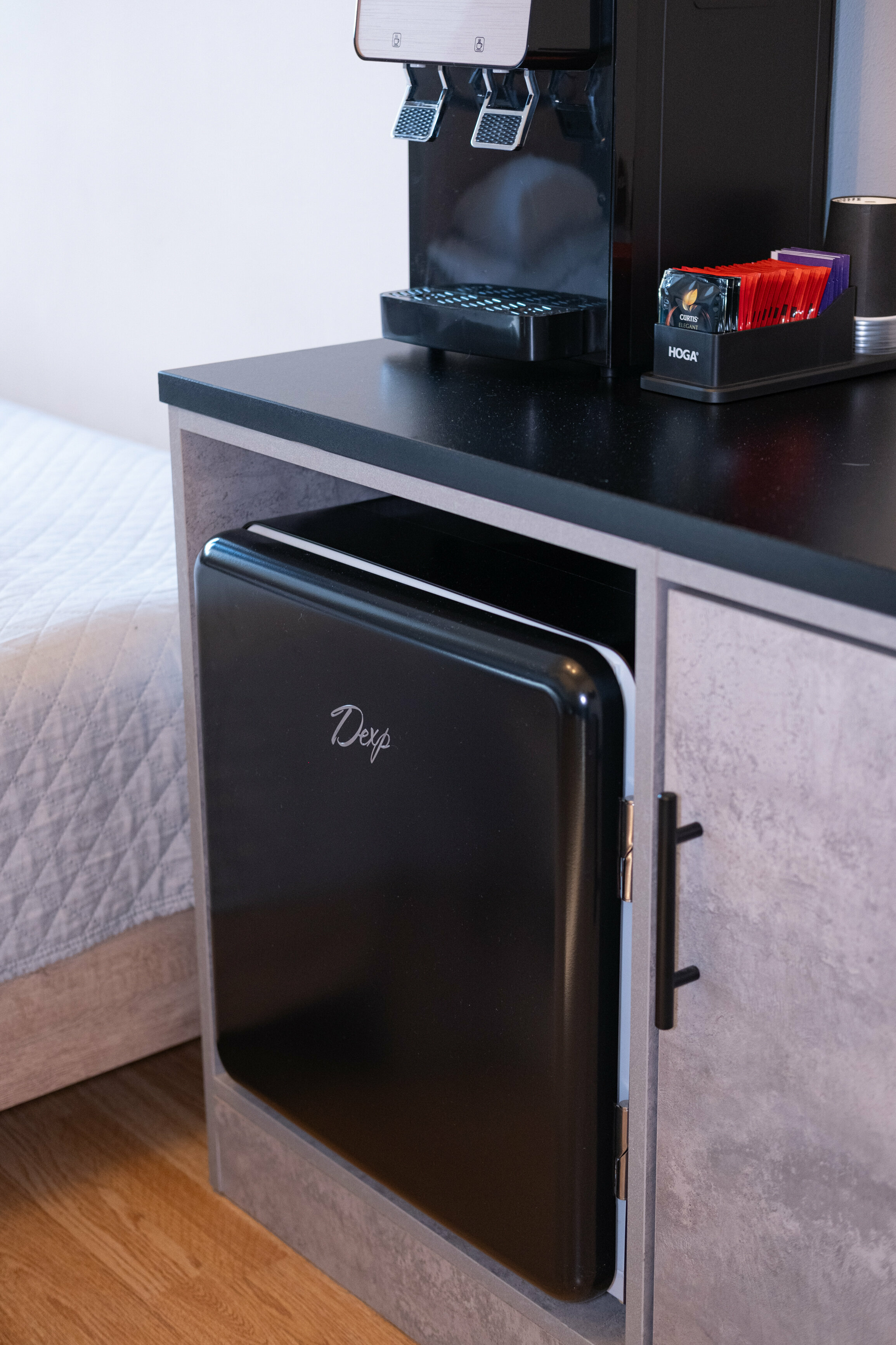 Двухместный номер с 2 отдельными кроватями и общей ванной комнатой