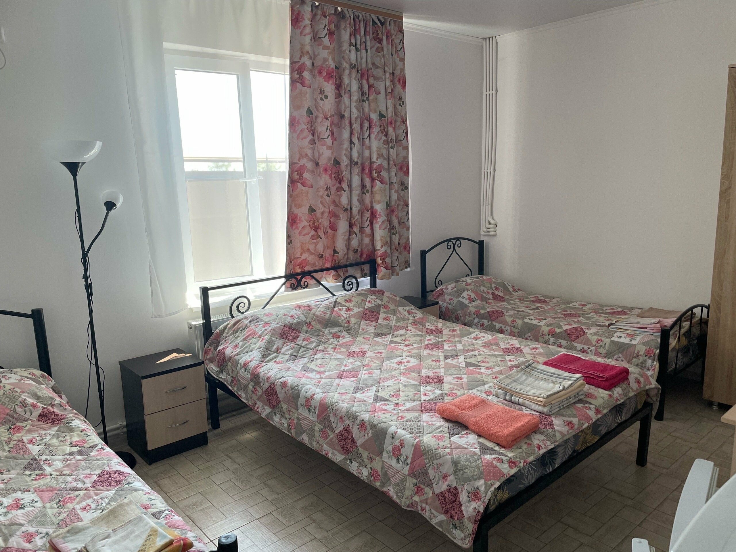 Четырехместный номер с душем