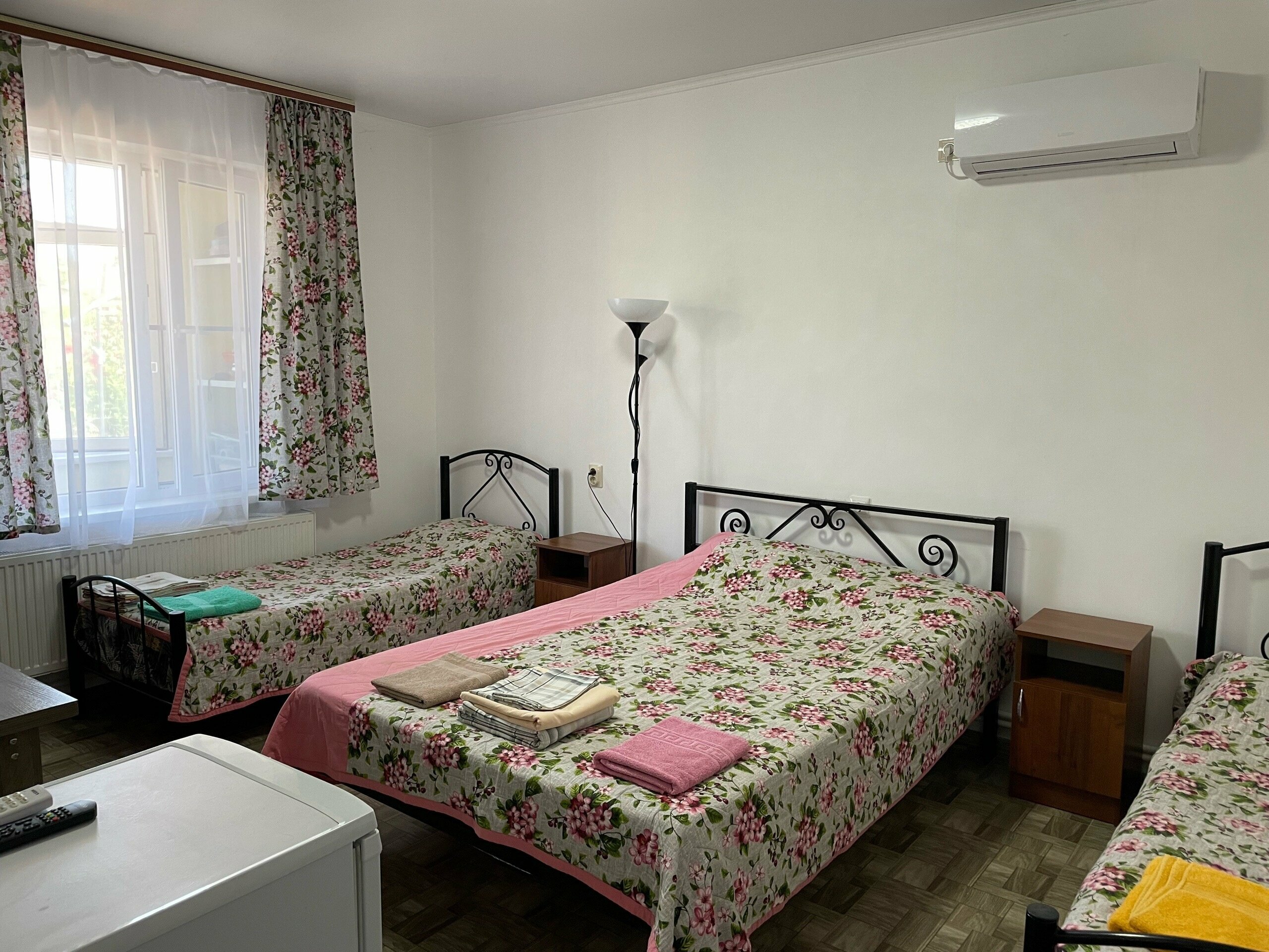 Четырехместный номер с душем