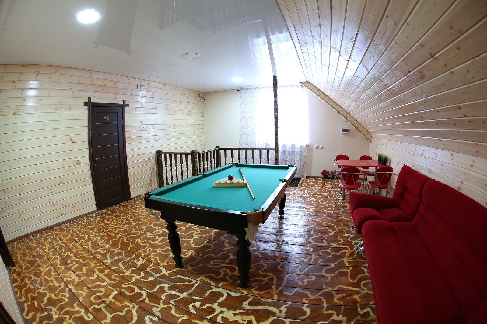 Коттедж с собственным бассейном