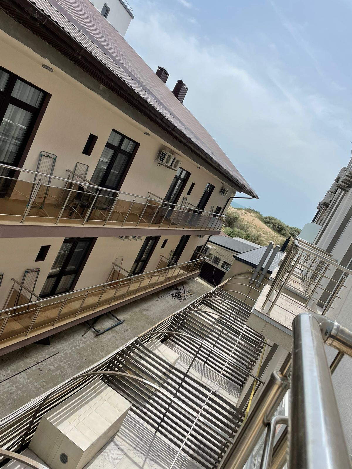 4-местный двухуровневый номер с балконом (2 этаж)