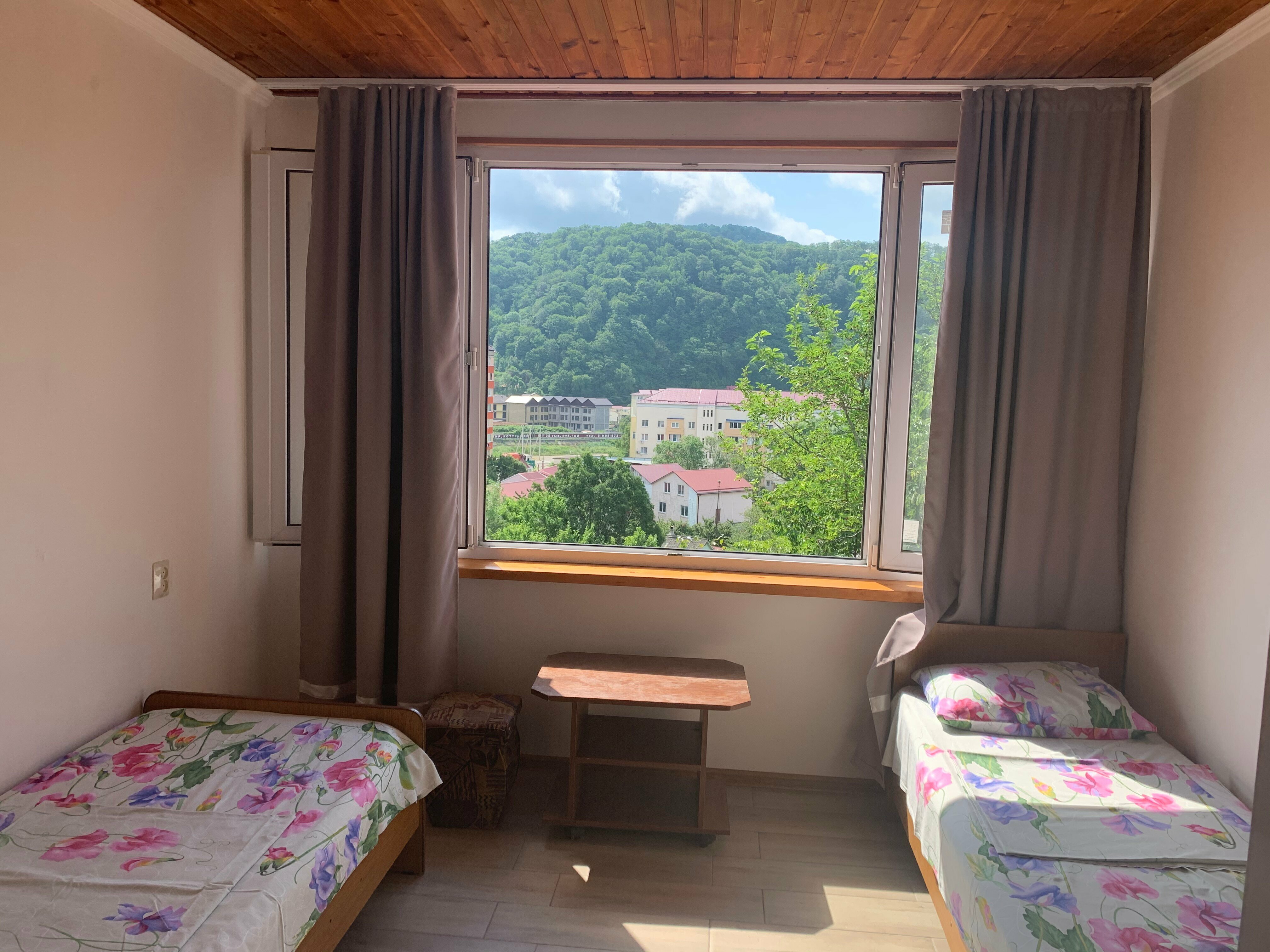 Четырехместный номер с видом на горы