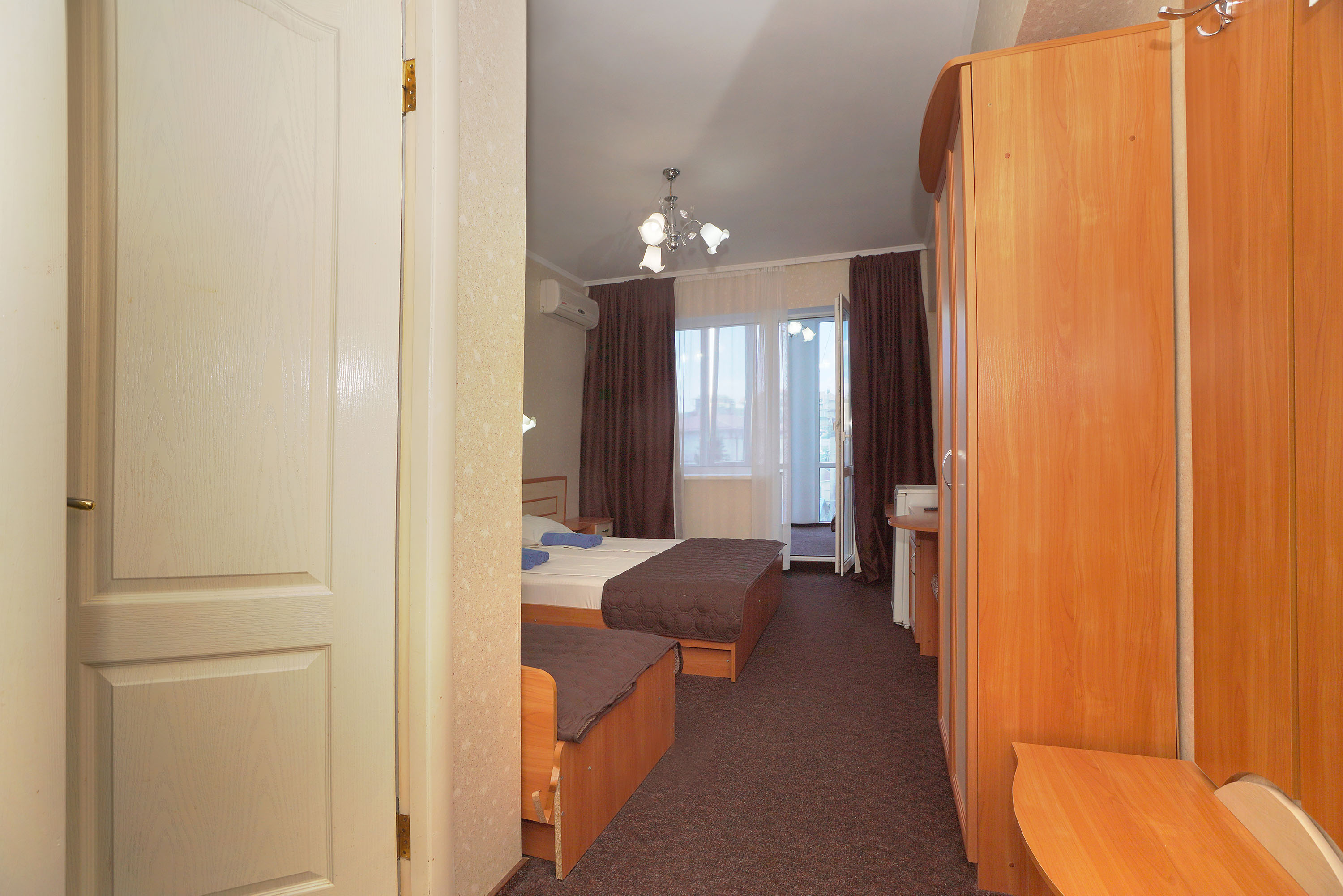 Cемейный номер с собственной ванной комнатой