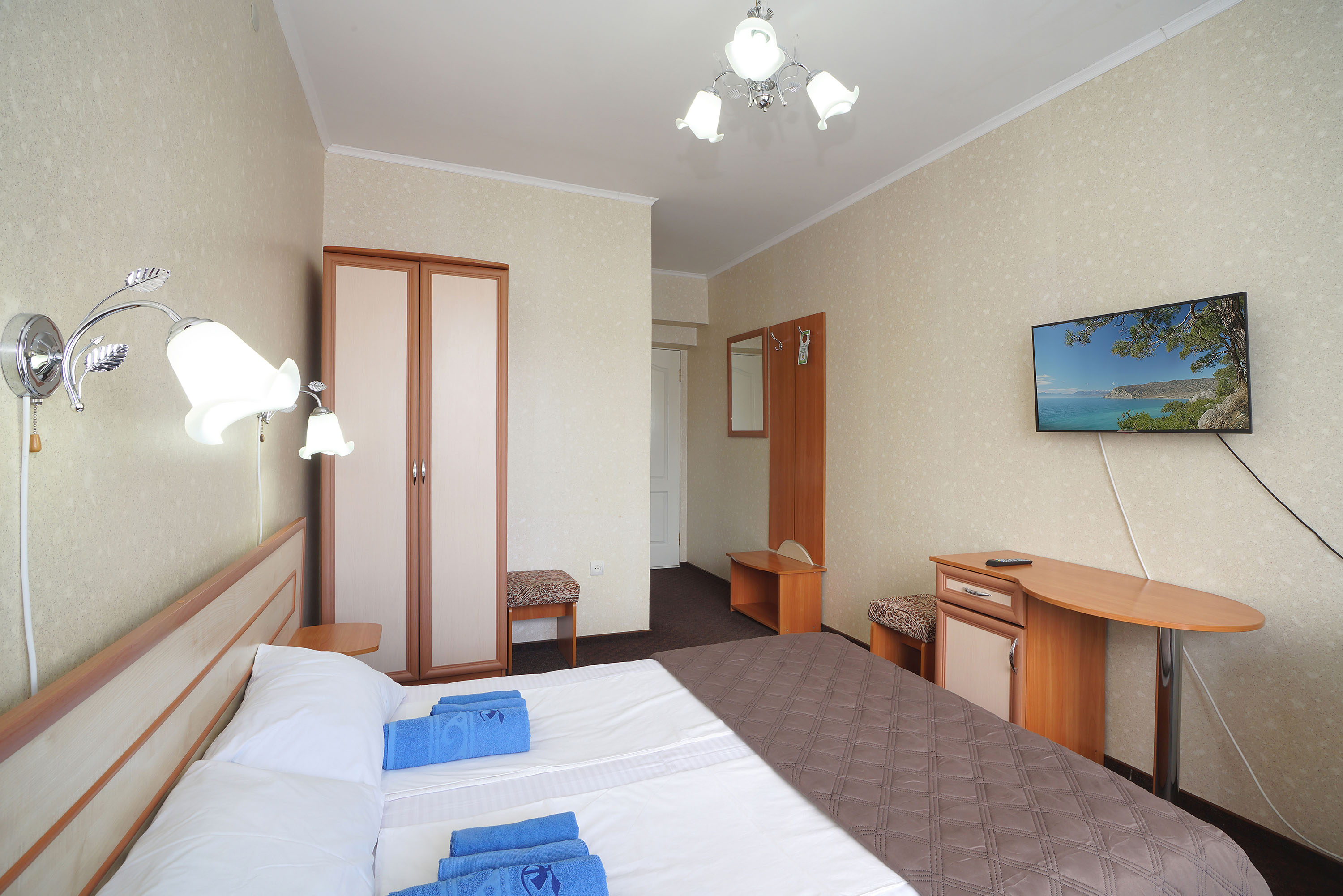 Двухместный номер с 1 кроватью или 2 отдельными кроватями и балконом