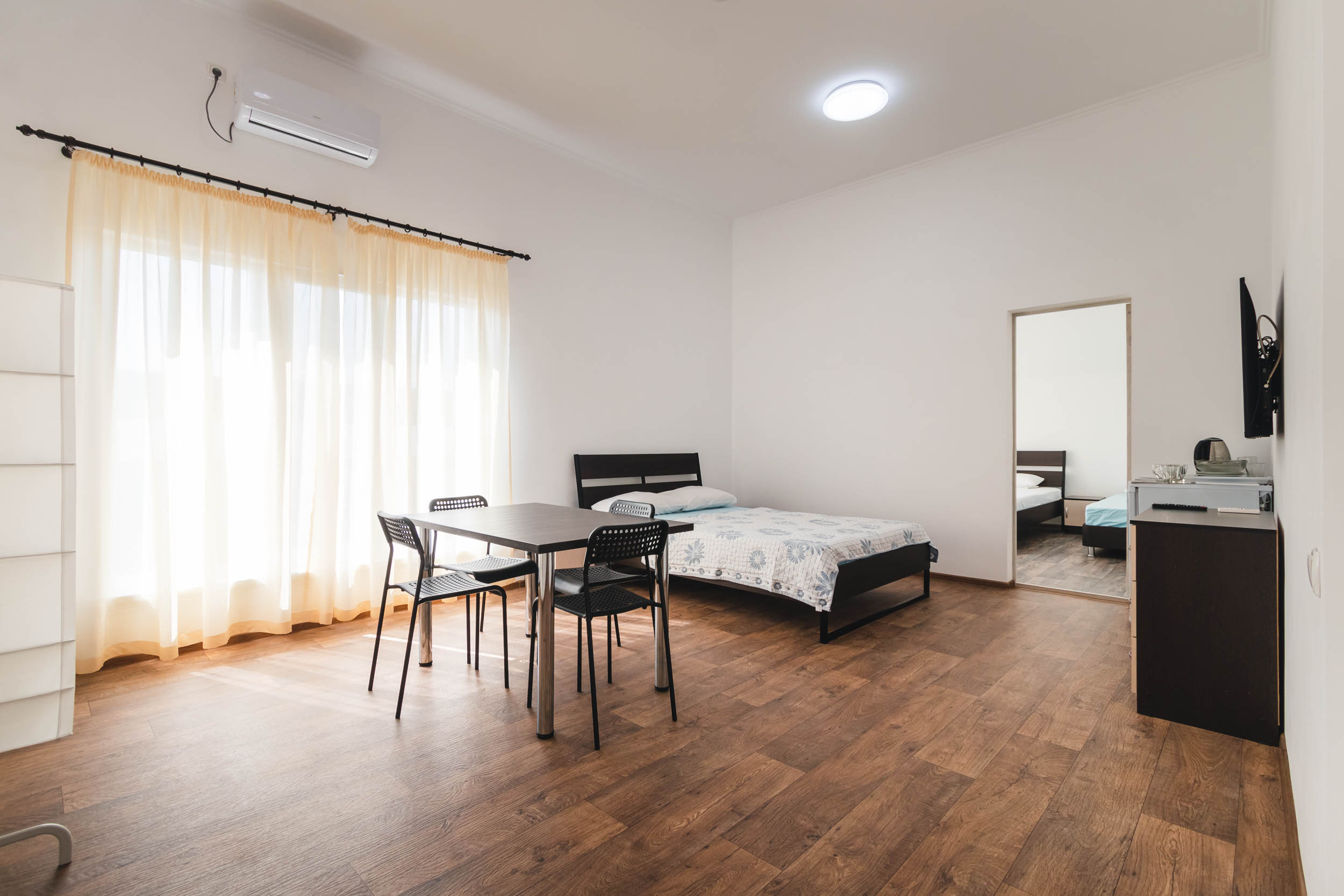 Семейный номер с видом на горы