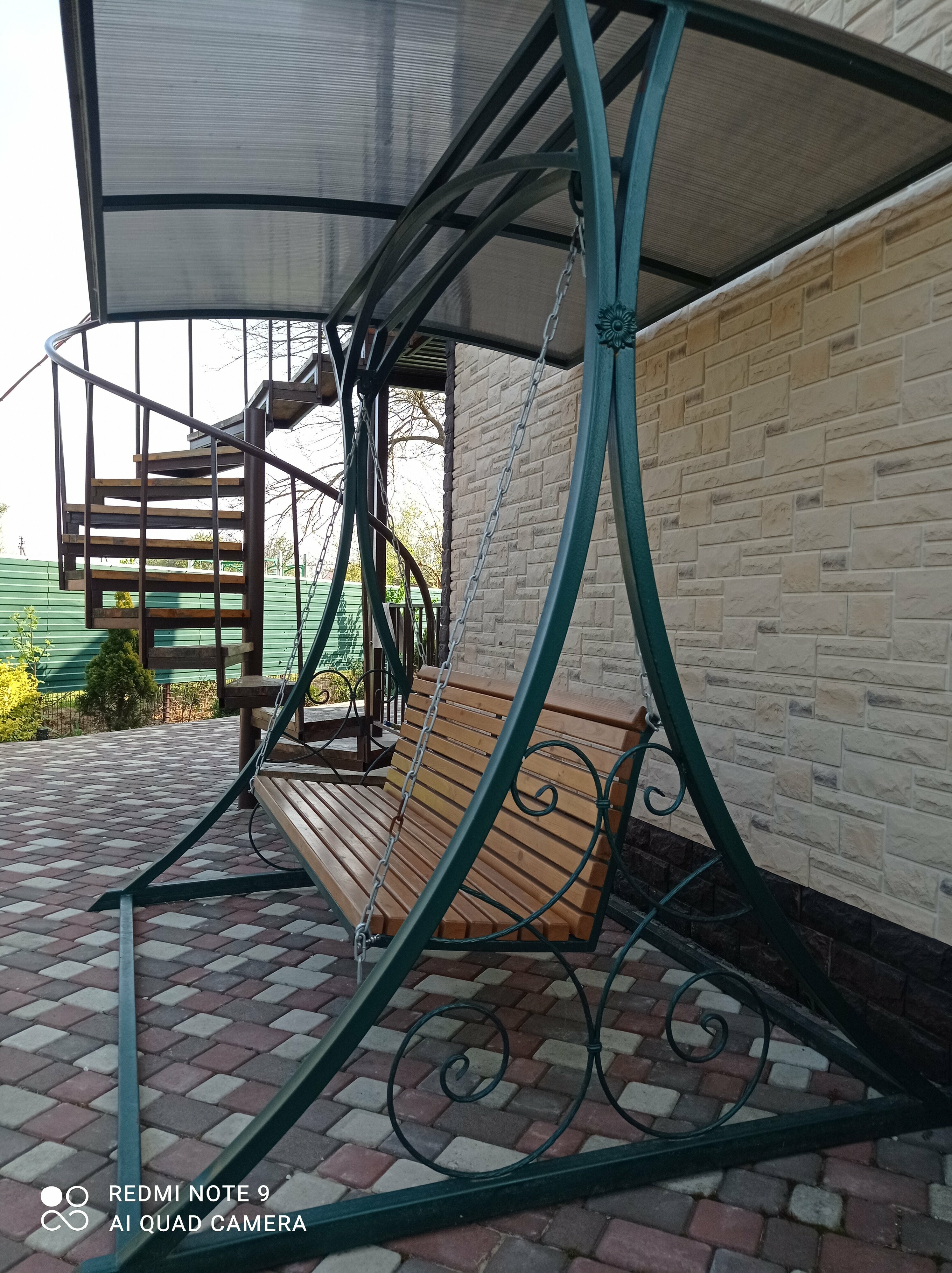 Двухместный номер с двуспальной кроватью и дополнительной кроватью
