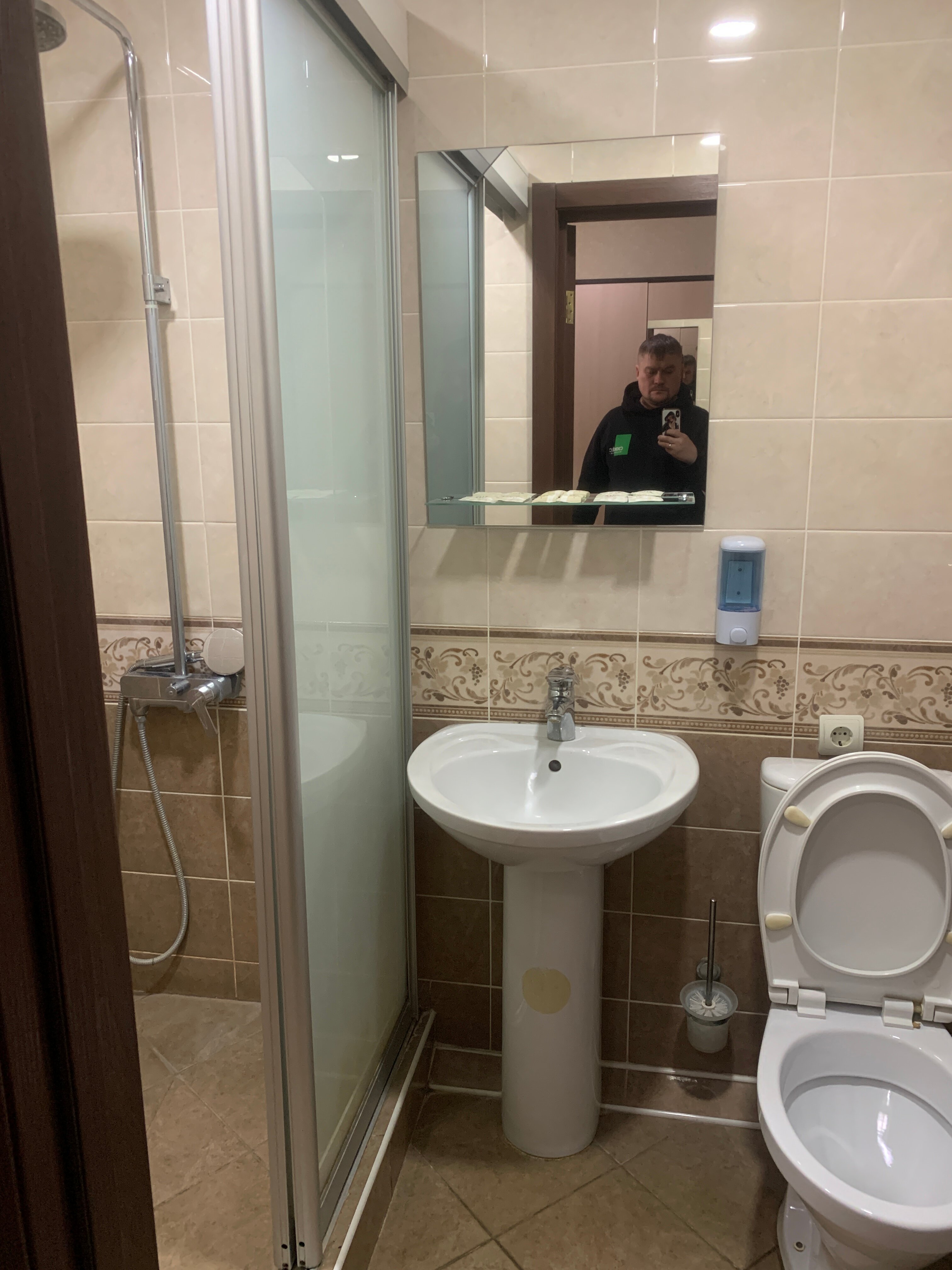 Cемейный номер с собственной ванной комнатой