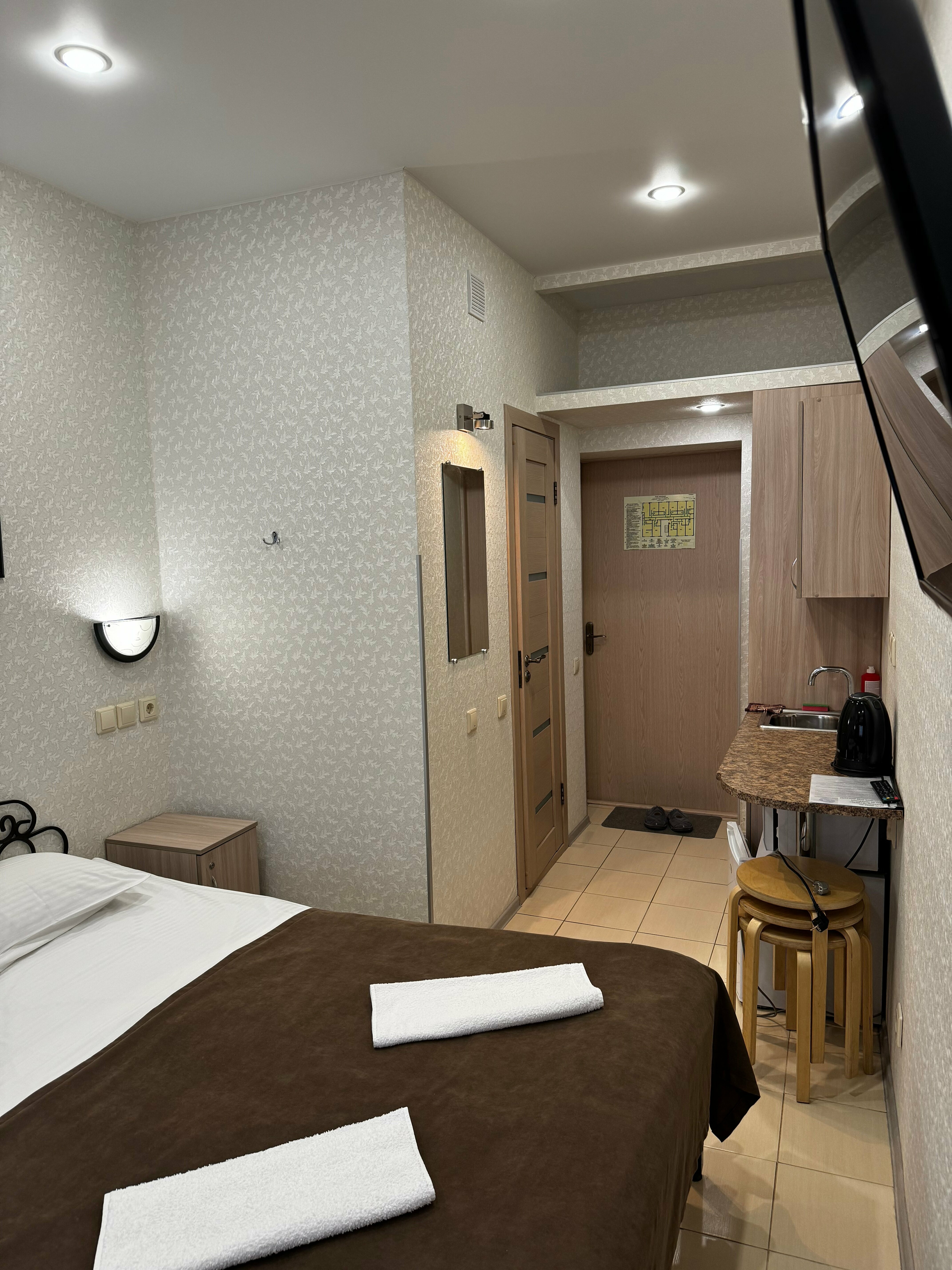 Cемейный номер с собственной ванной комнатой