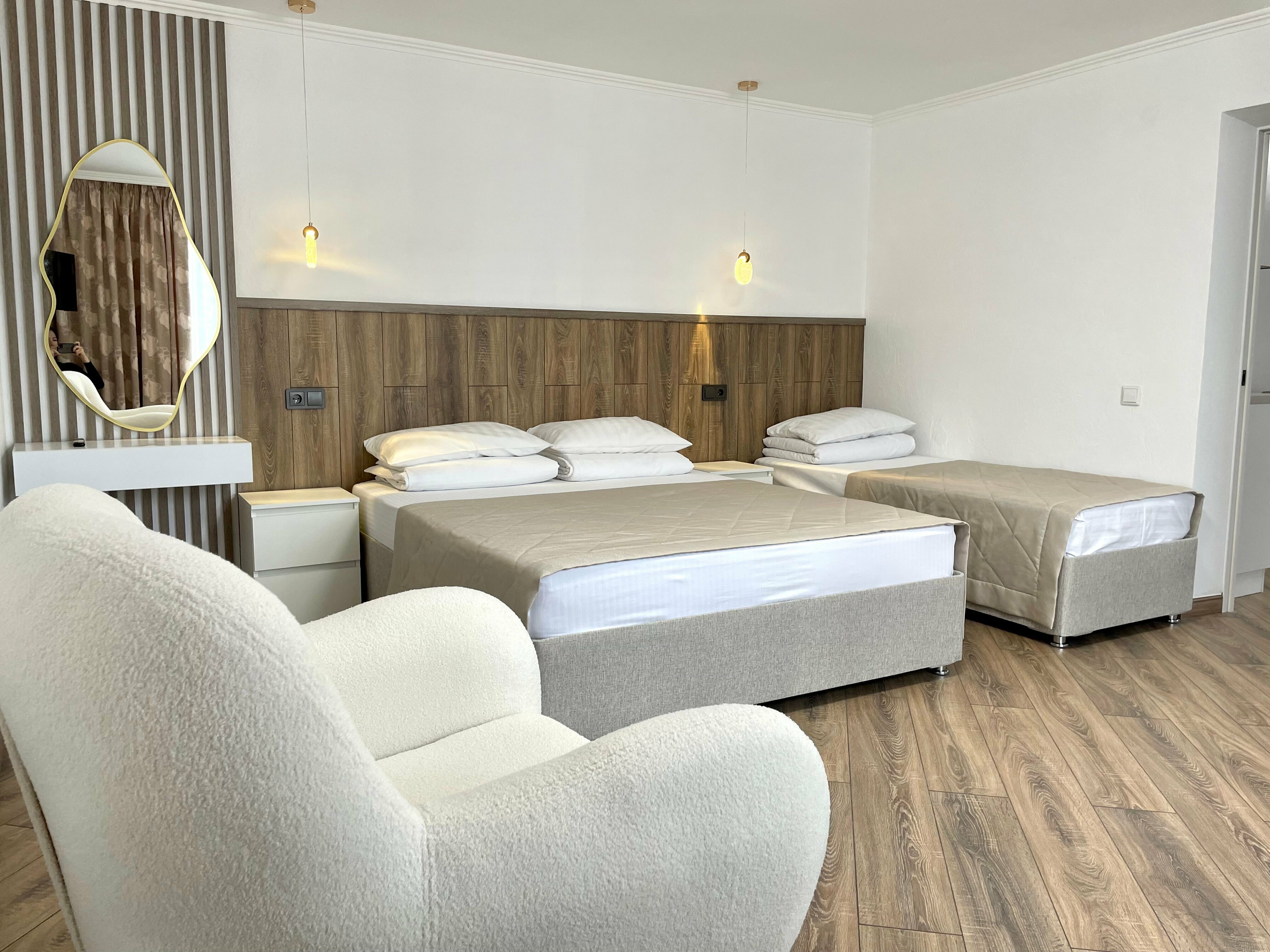 Улучшенный четырехместный номер