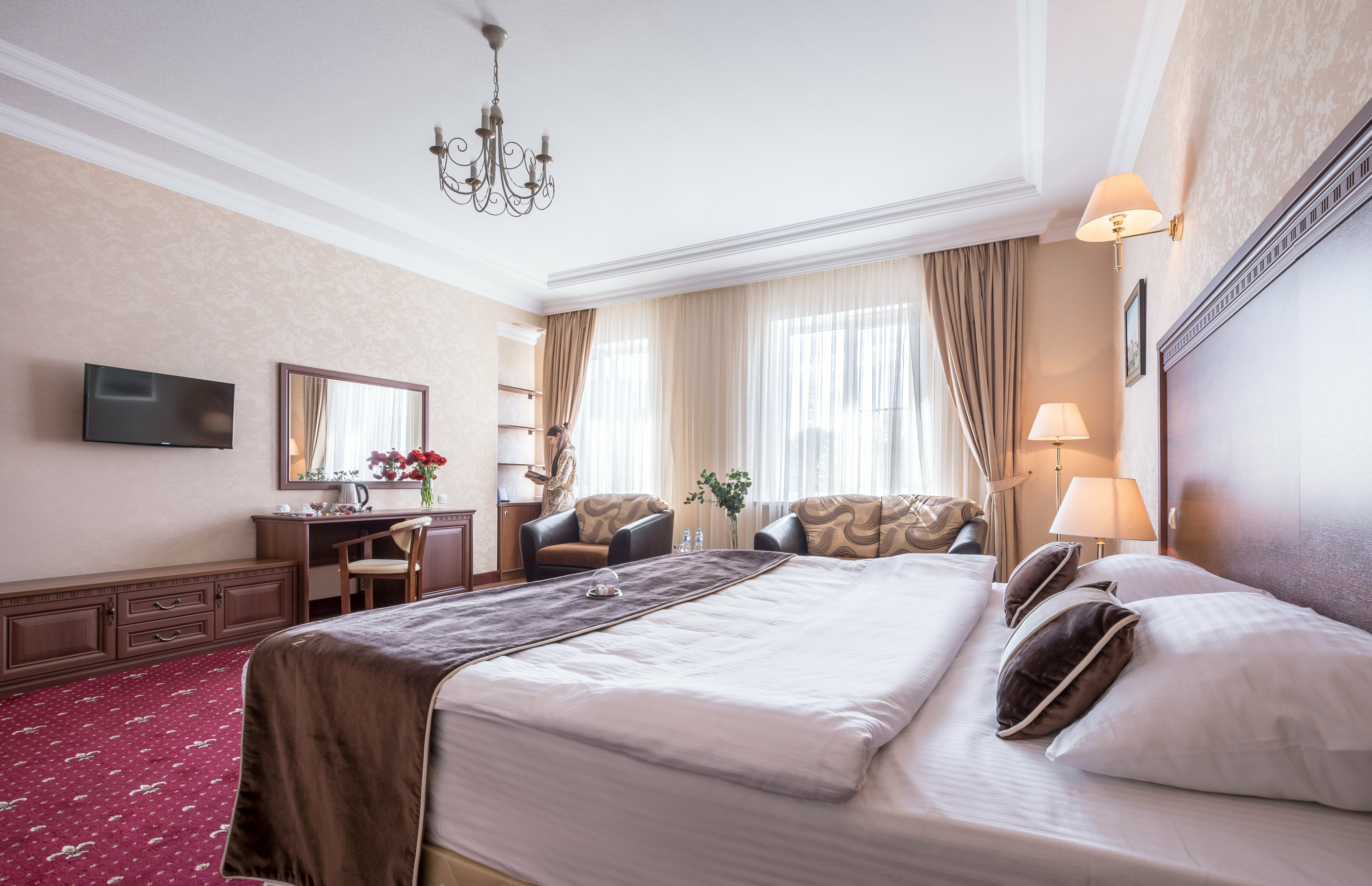 Полулюкс (просторный, с высокими потолками — 3,2 метра)