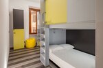 Двухместный номер с 1 двуспальной кроватью, 3 односпальные кровати в Free Hostels Roma