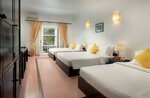 Deluxe Triple Balcony Pool View в Amber Angkor Villa Hotel & SPA