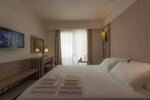 Стандартный двухместный номер с 1 или 2 кроватями в Liv Hotel by Bellazure