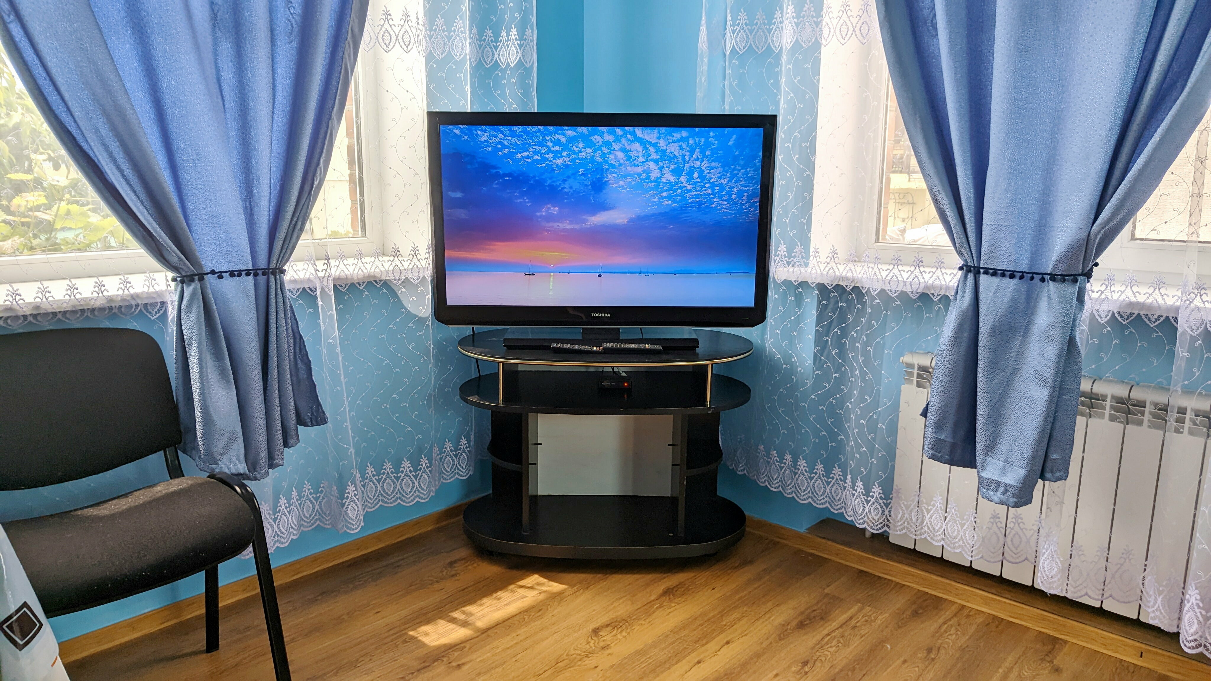 Семейный номер с общей ванной комнатой