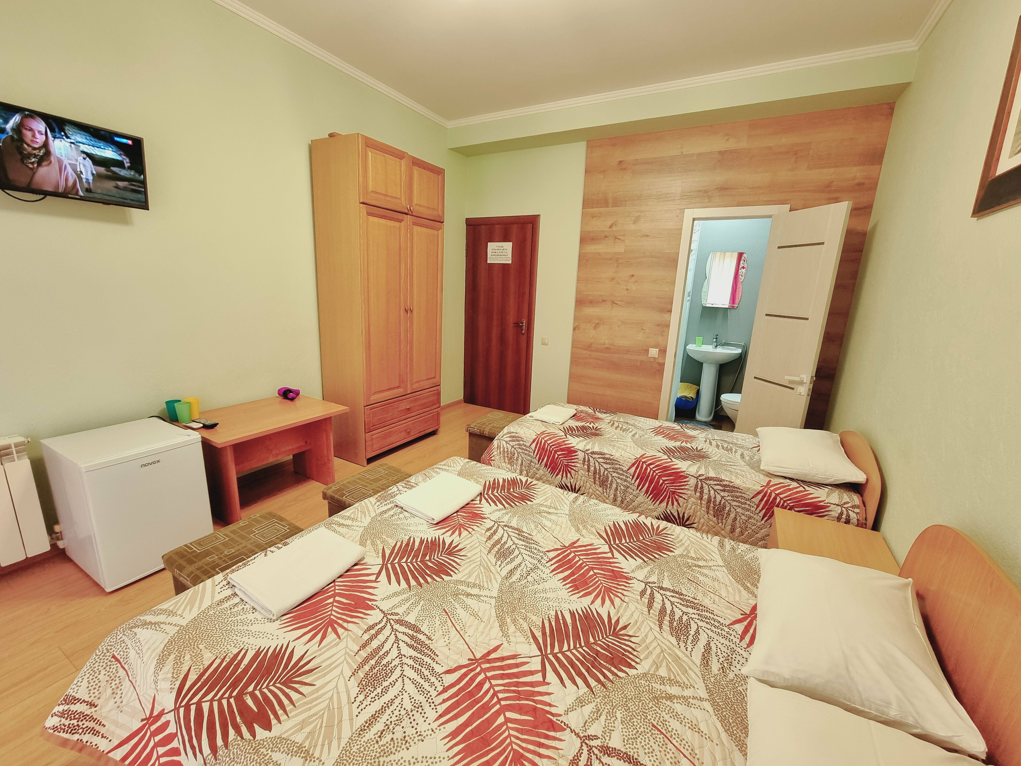 Трехместный номер с балконом